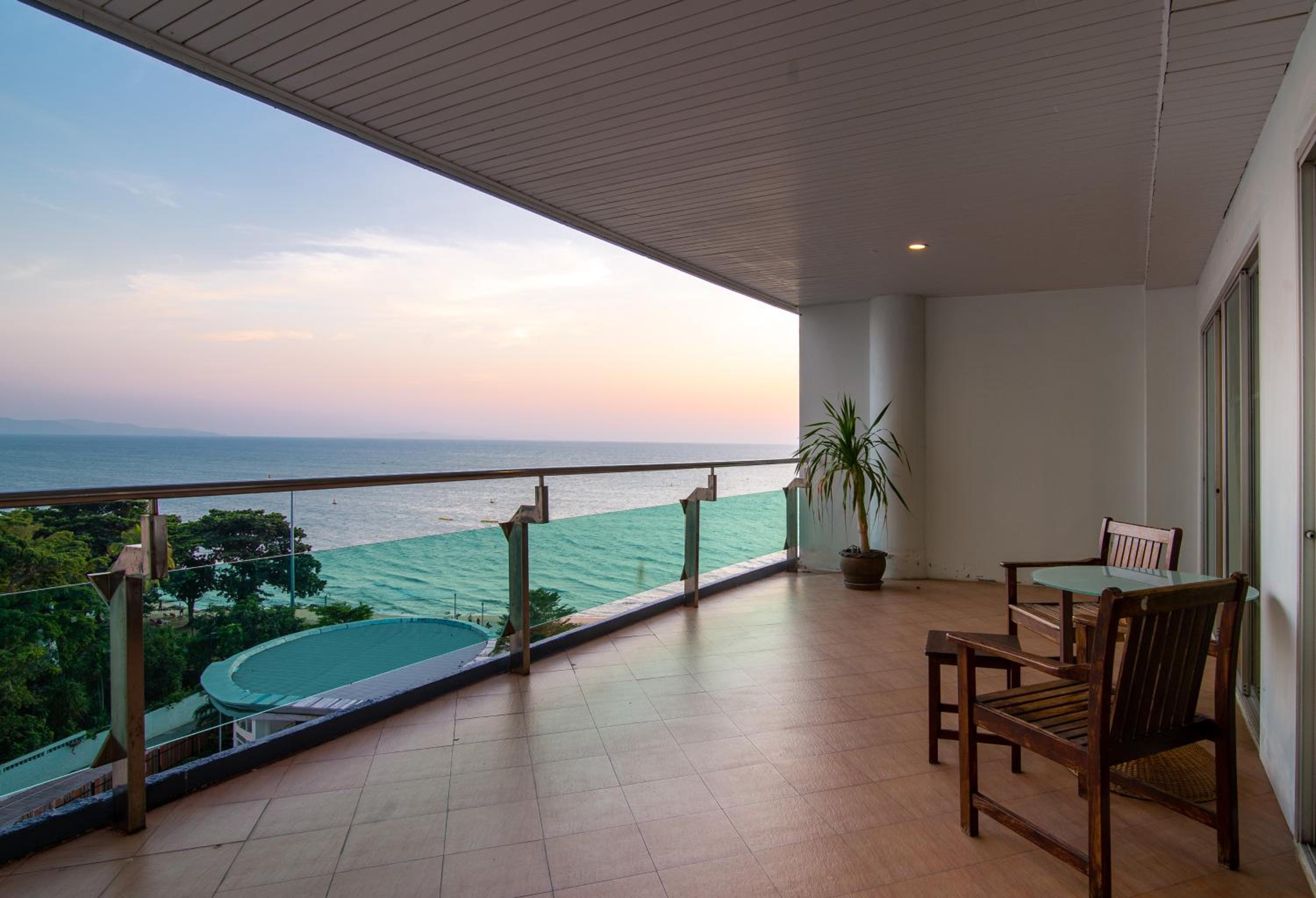 Family Suite with Sea View - Photo 12
