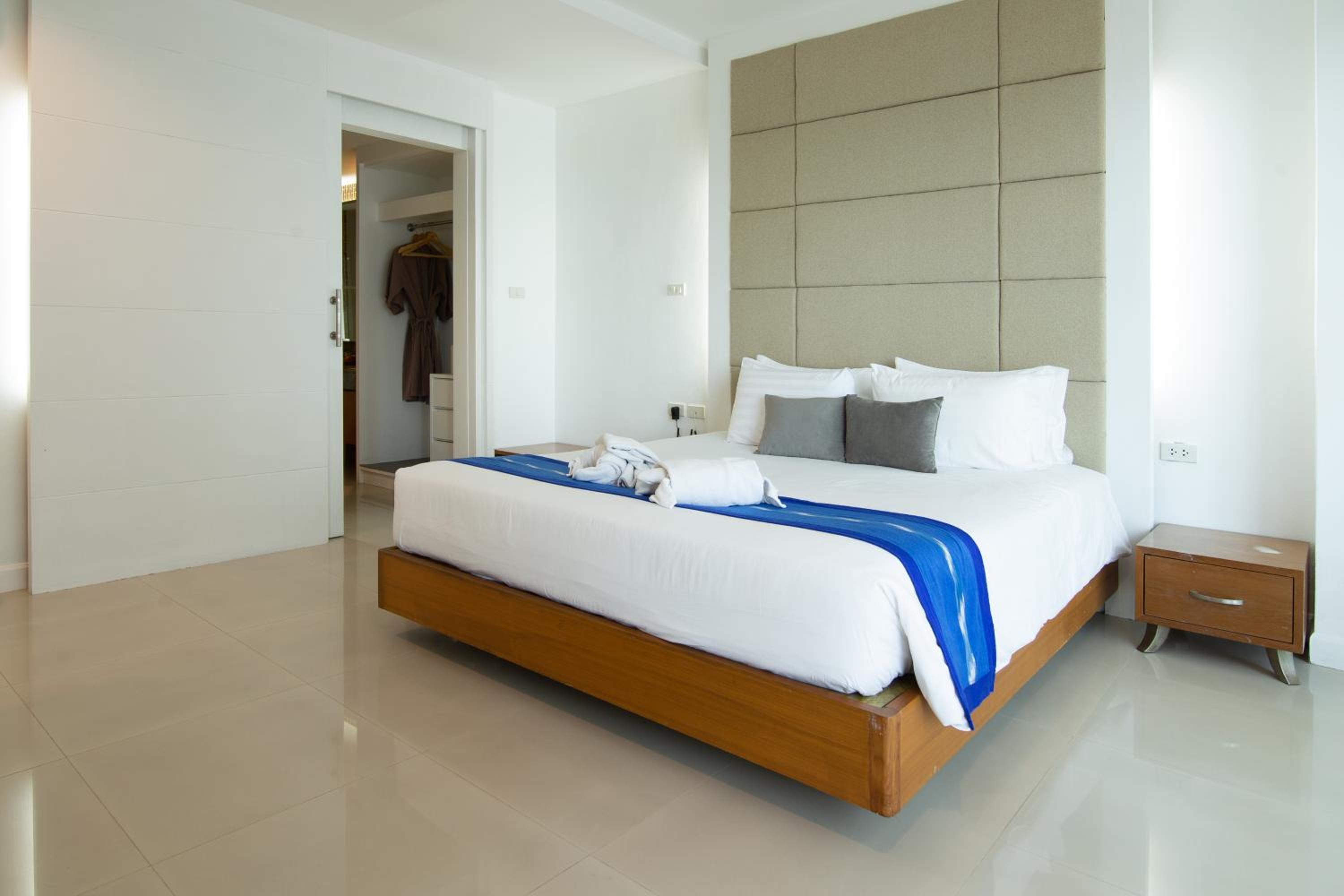One Bedroom Suite Sea View - Photo 9