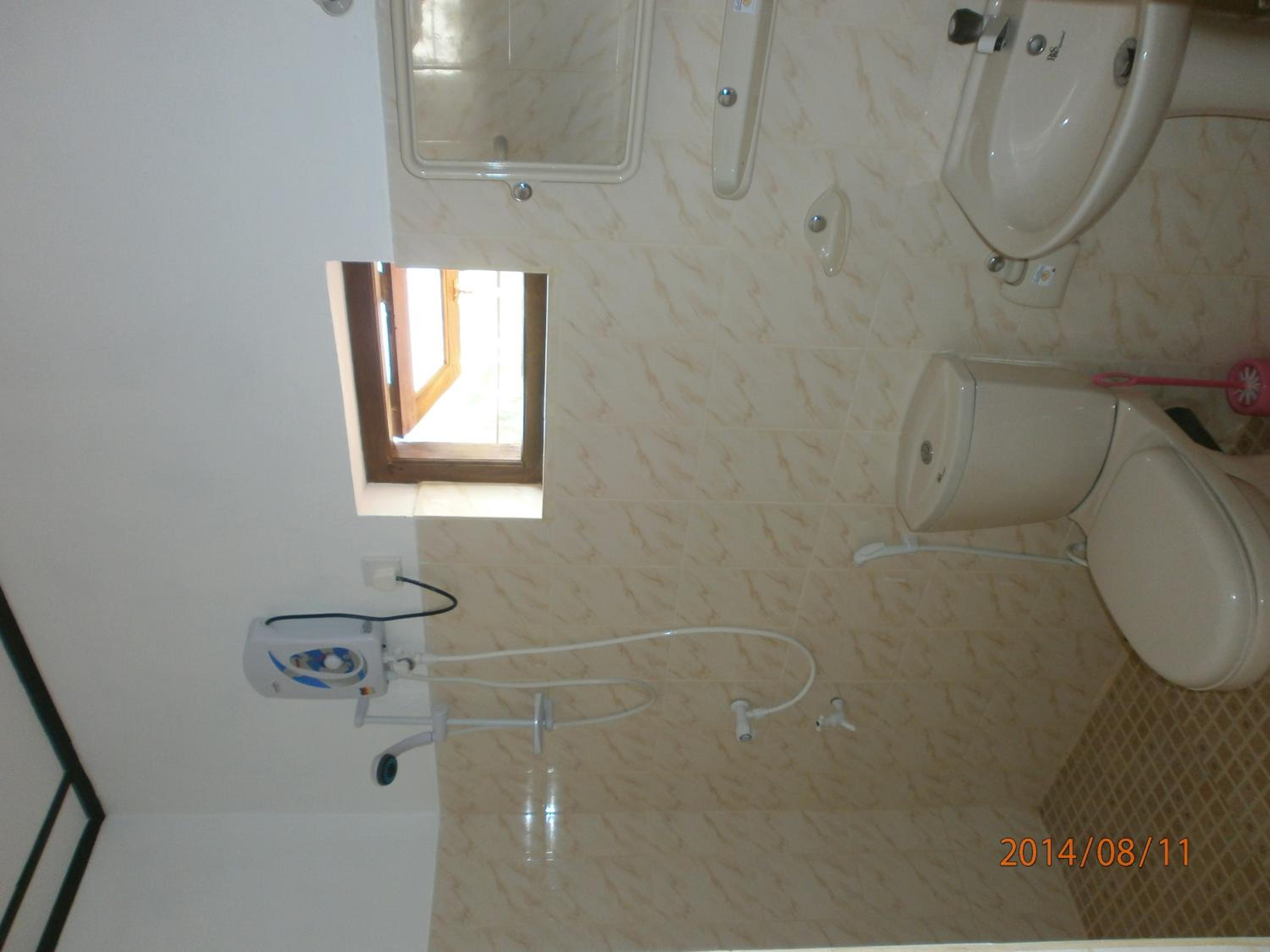 Family Room with Balcony - Photo 4