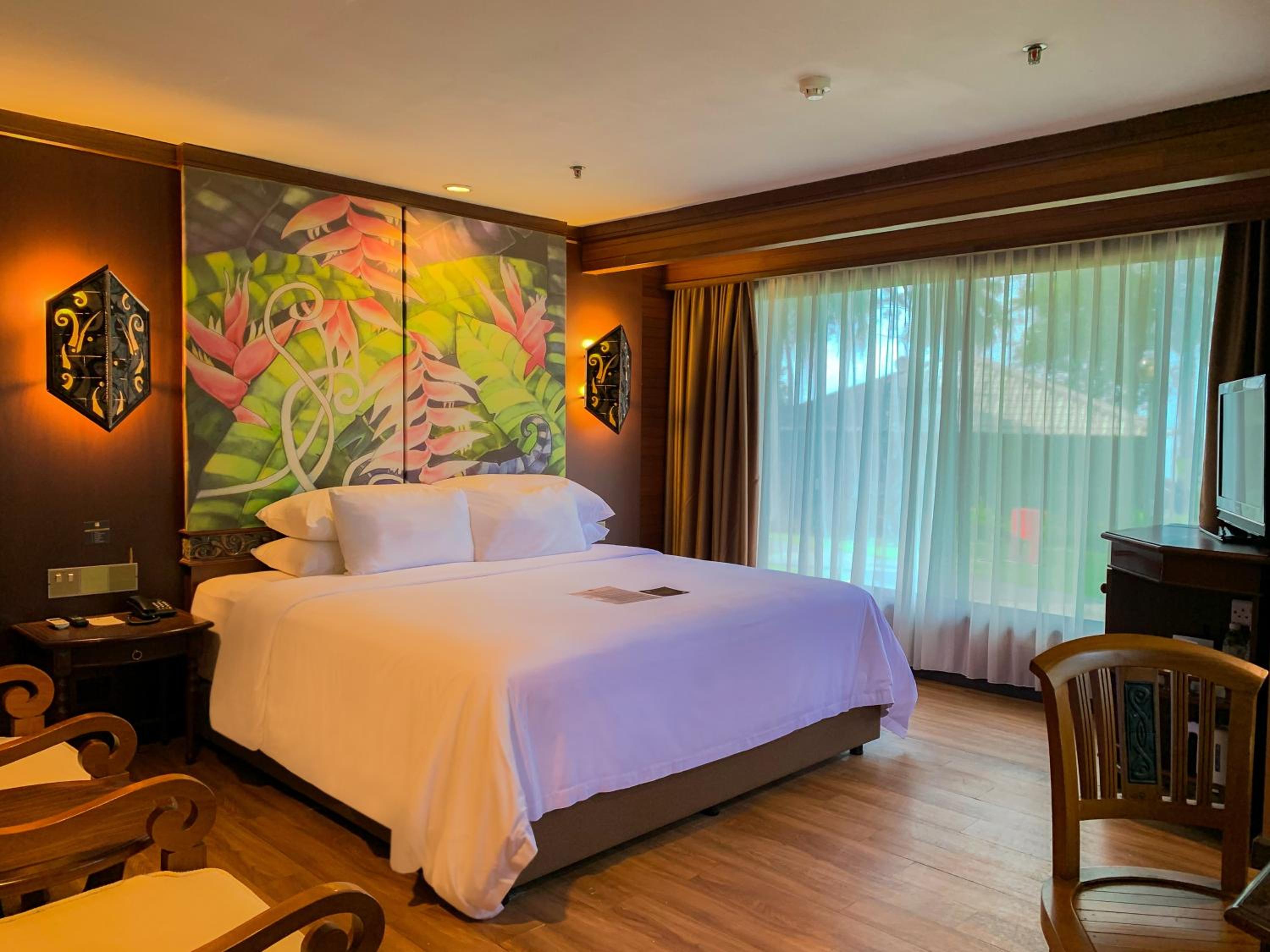 Chalet Room One King Bed - Photo 2