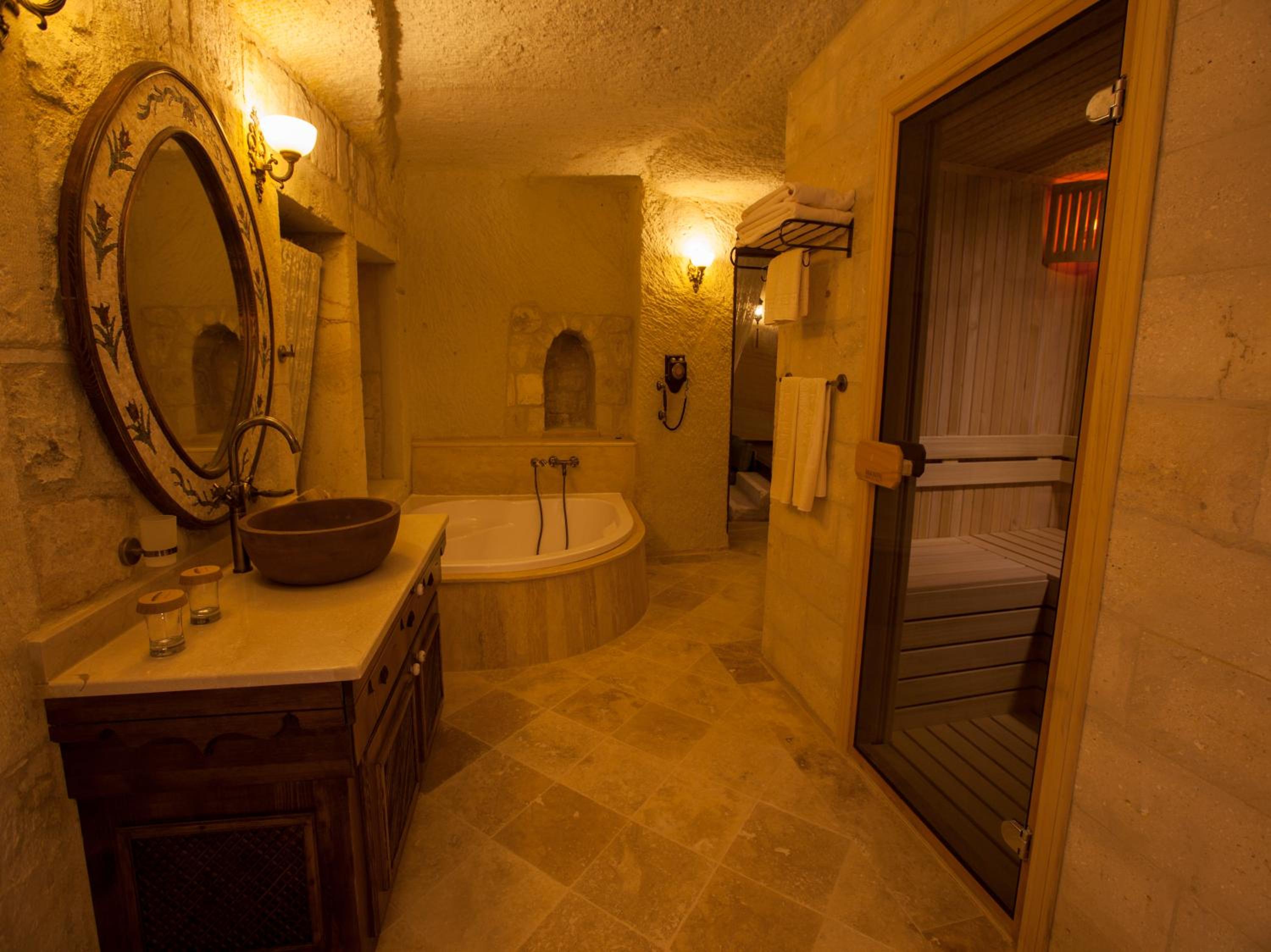 Royal Cave Suite  - Photo 15