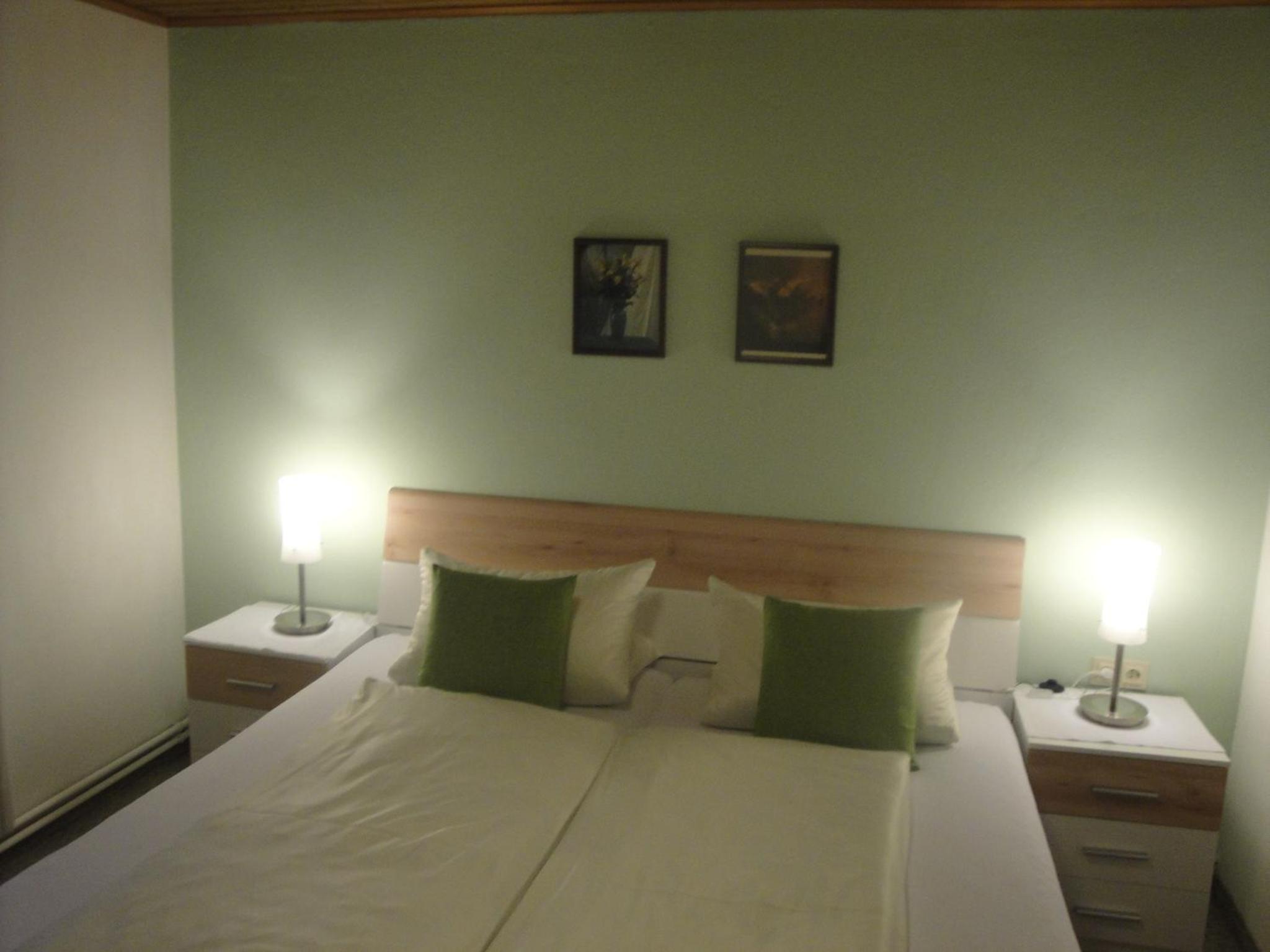 Budget Double Room - Photo 3