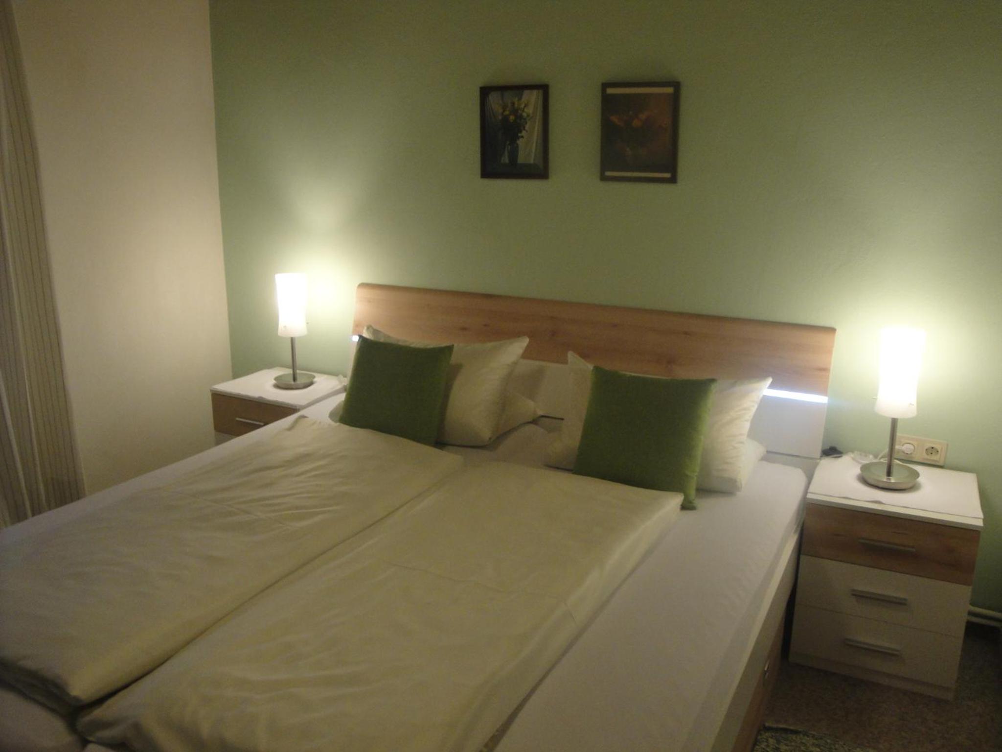 Budget Double Room - Photo 2