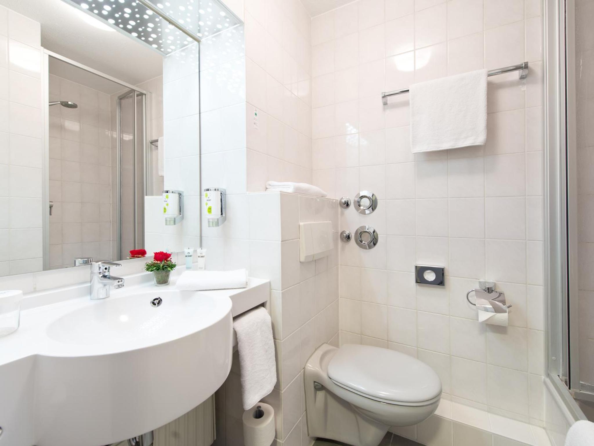 Business Triple Room - Photo 3