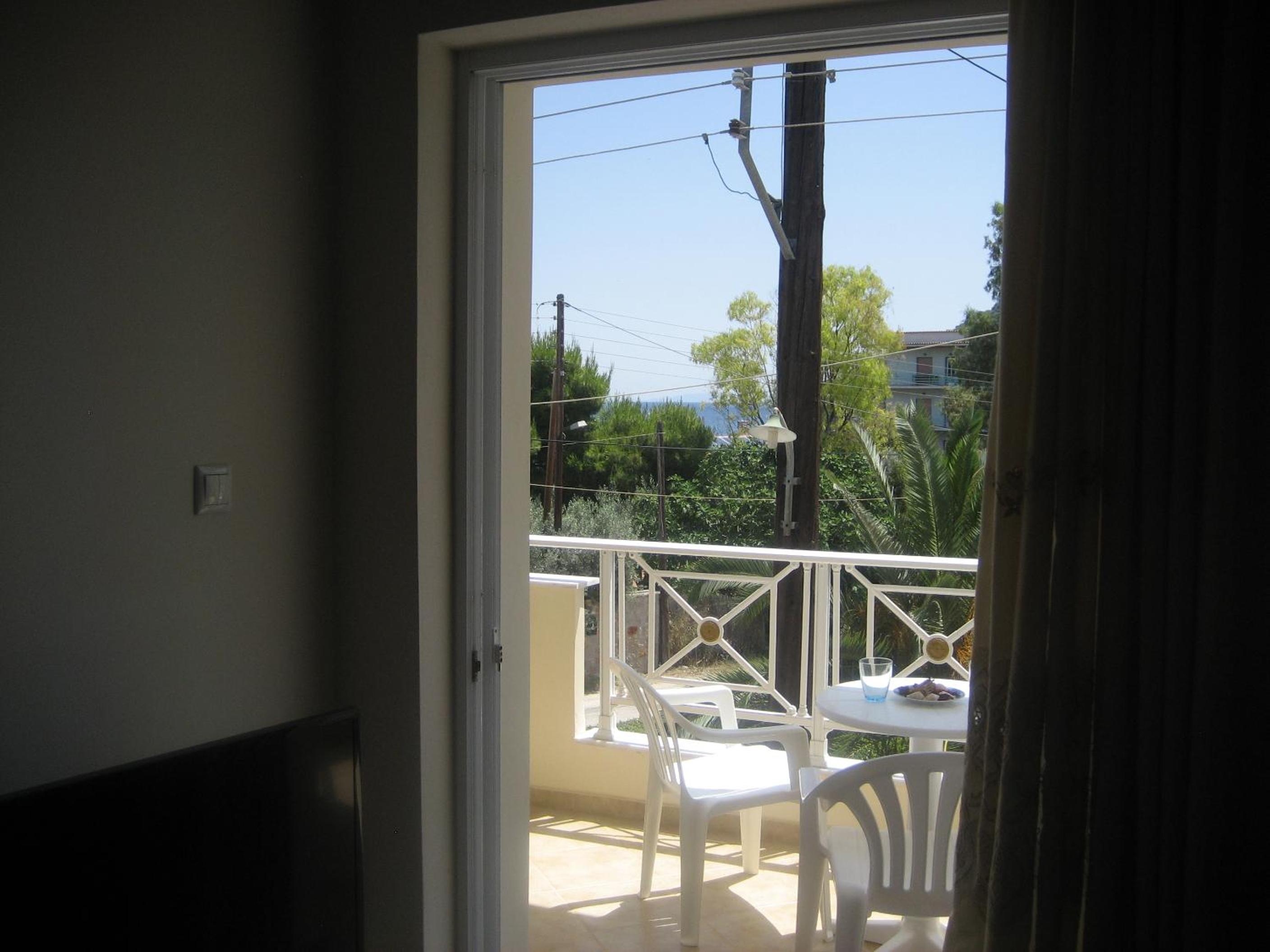 One-Bedroom Apartment - Photo 11
