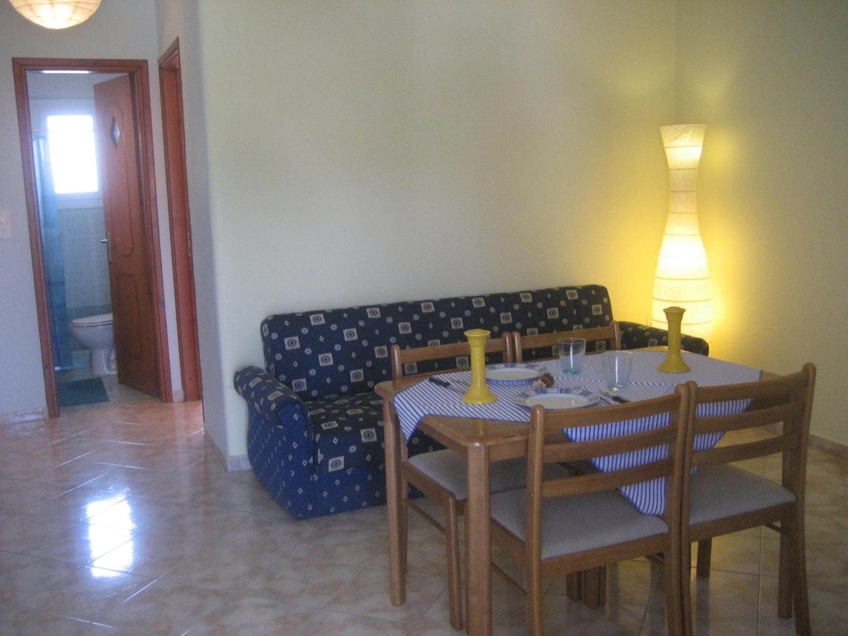 One-Bedroom Apartment - Photo 20
