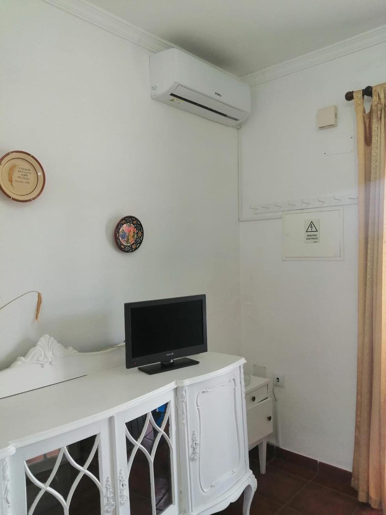 One-Bedroom House - Photo 8