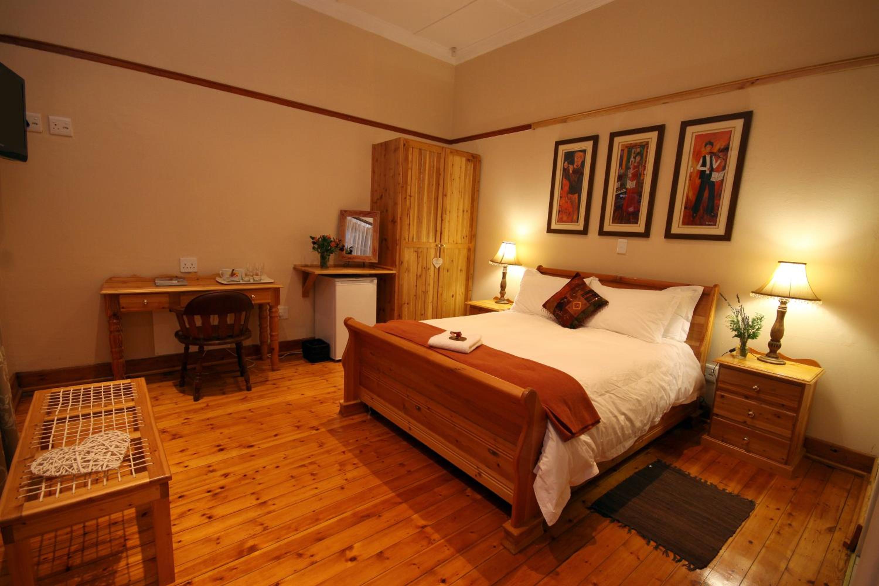 Deluxe Queen Room - Photo 4