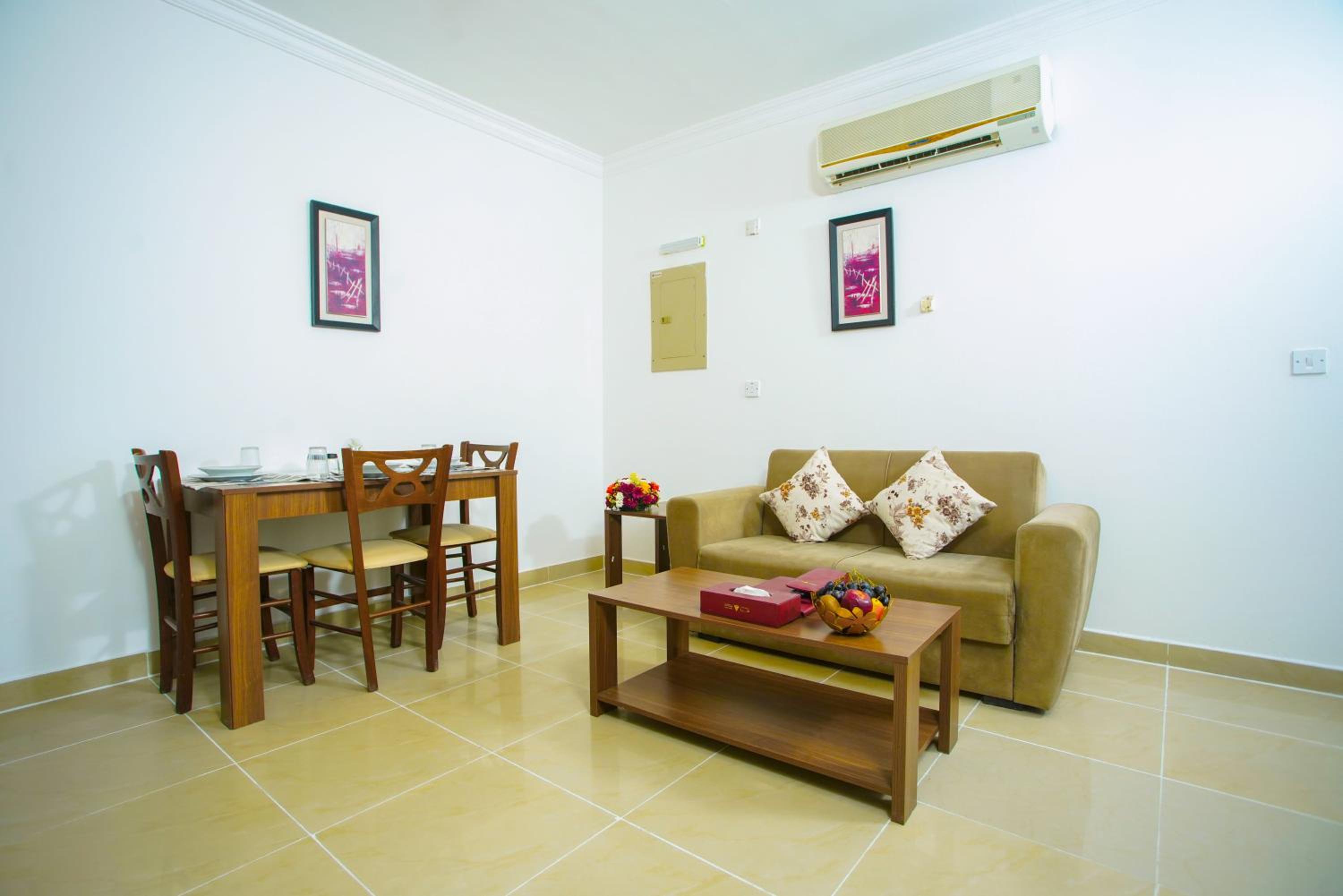Deluxe Double Or Twin Room - Photo 2