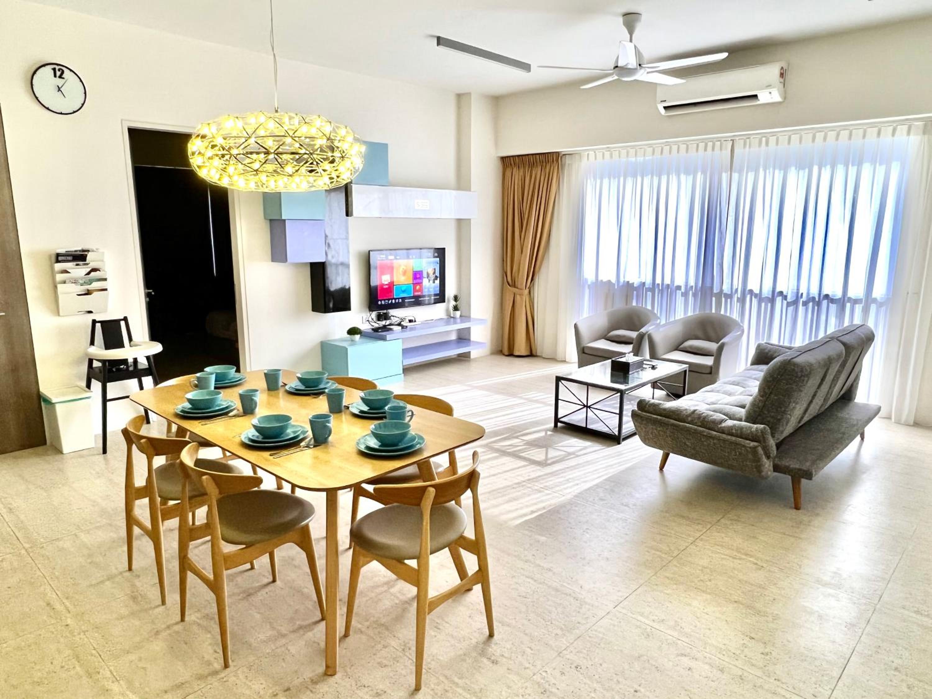 Deluxe Two-Bedroom Apartment with Garden View