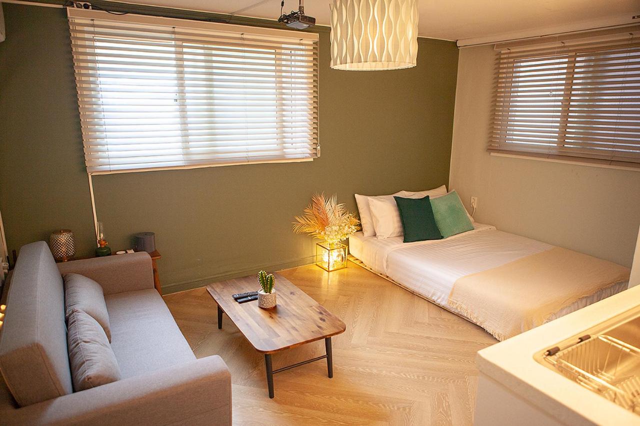 Double Room with Private Bathroom - Photo 1