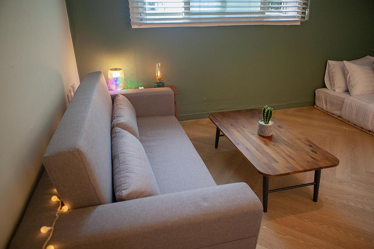 Double Room with Private Bathroom - Photo 14