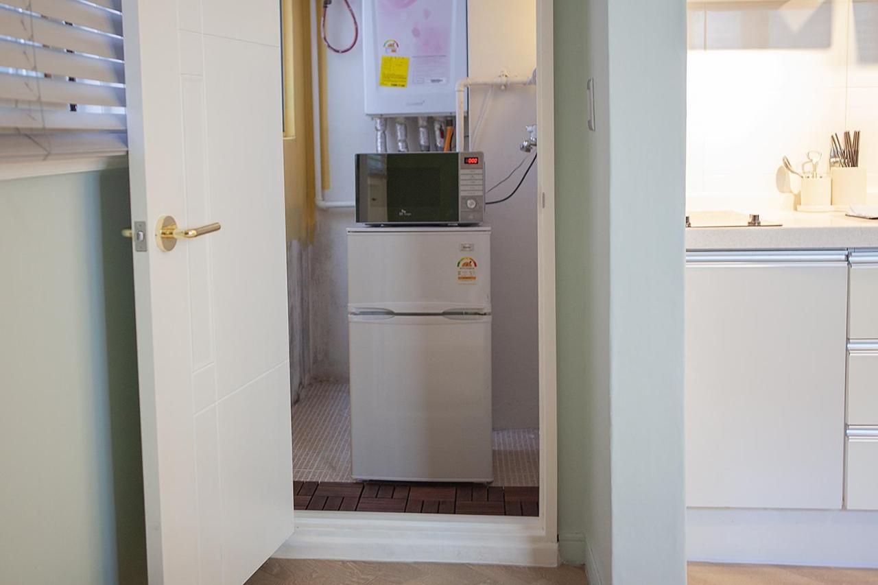Double Room with Private Bathroom - Photo 17