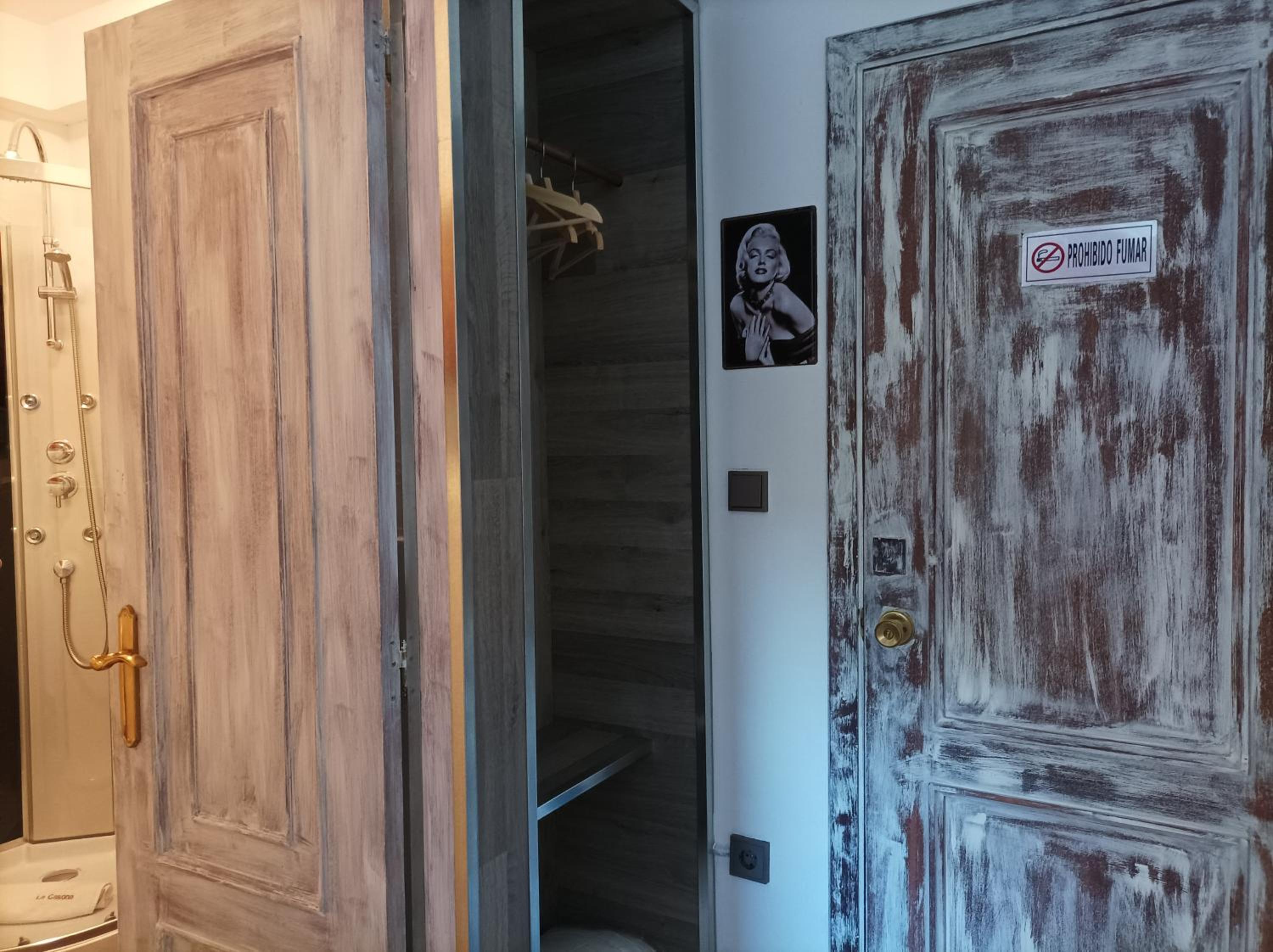 Double Room with Private Bathroom photo 3
