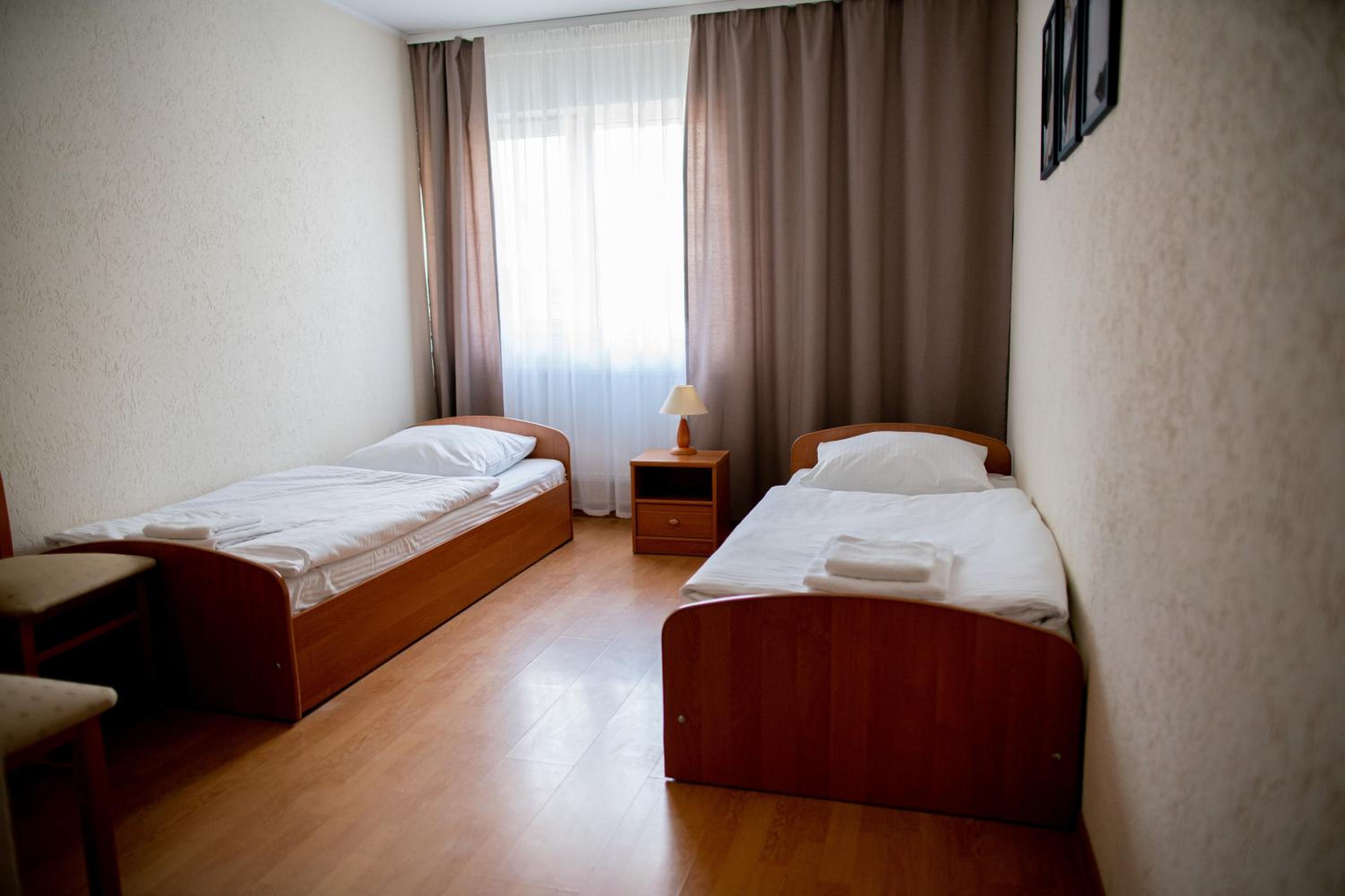 Economy Twin Room - Photo 1