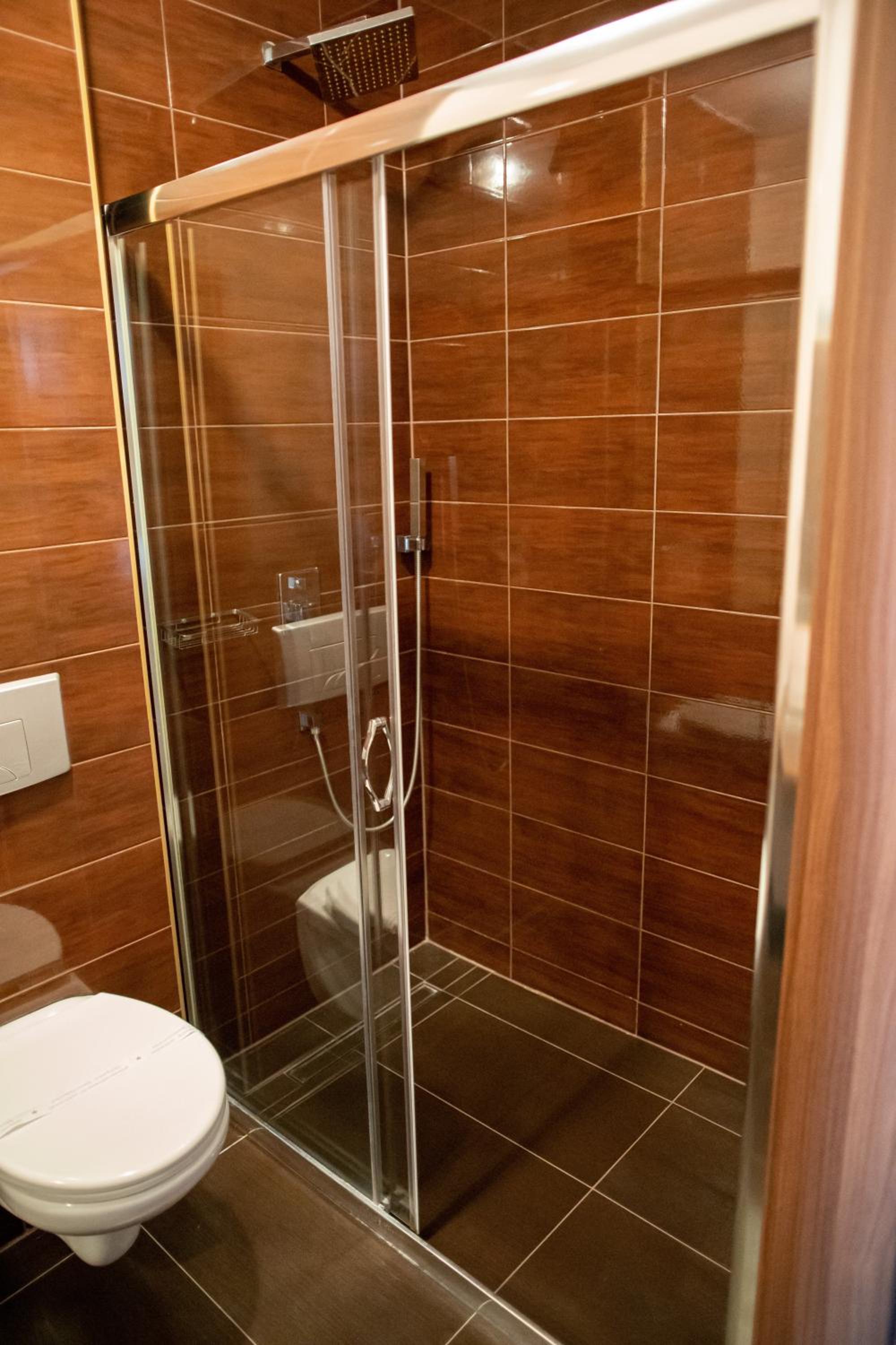 Deluxe Double or Twin Room - Photo 2