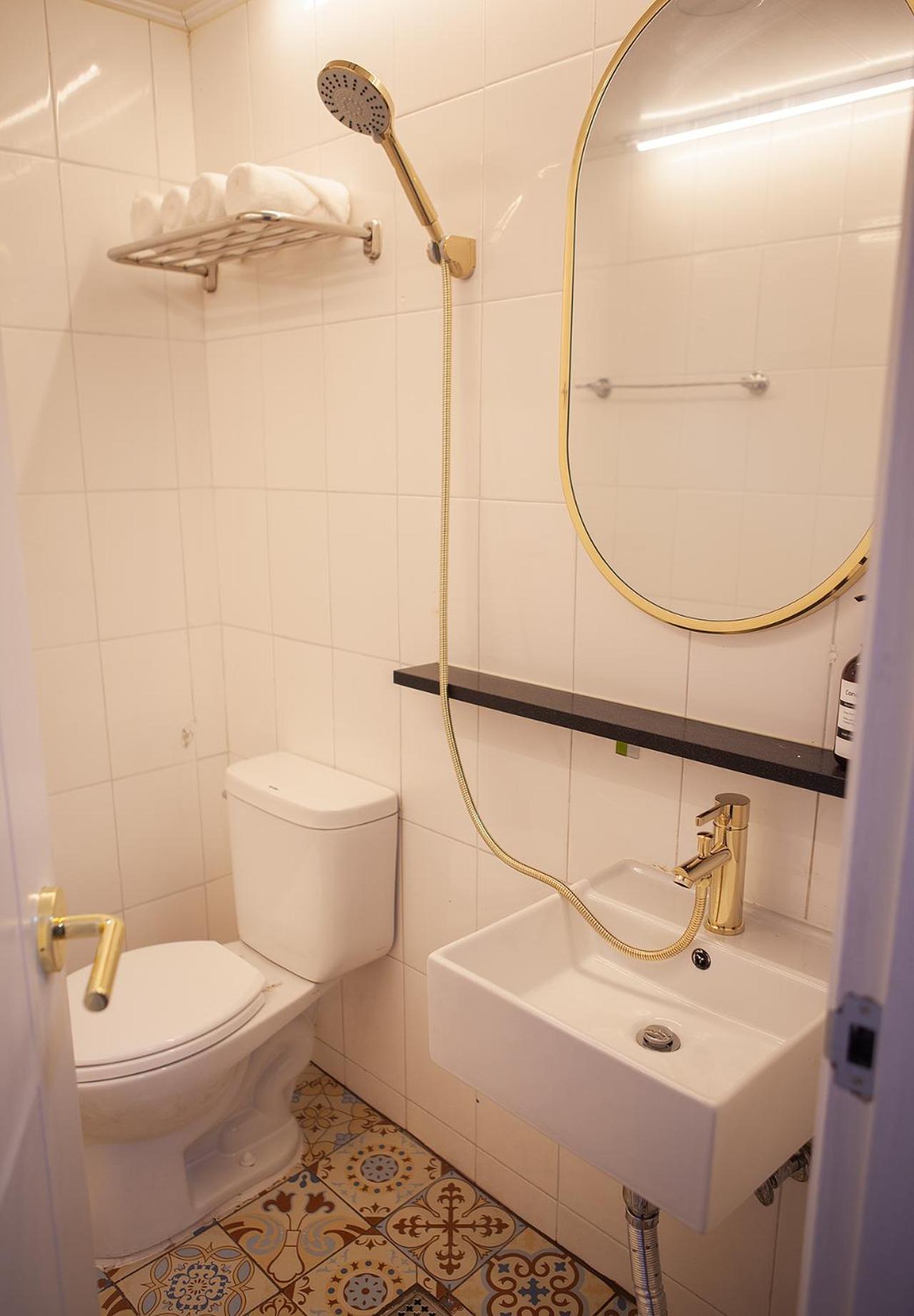 One-Bedroom Apartment - Photo 17
