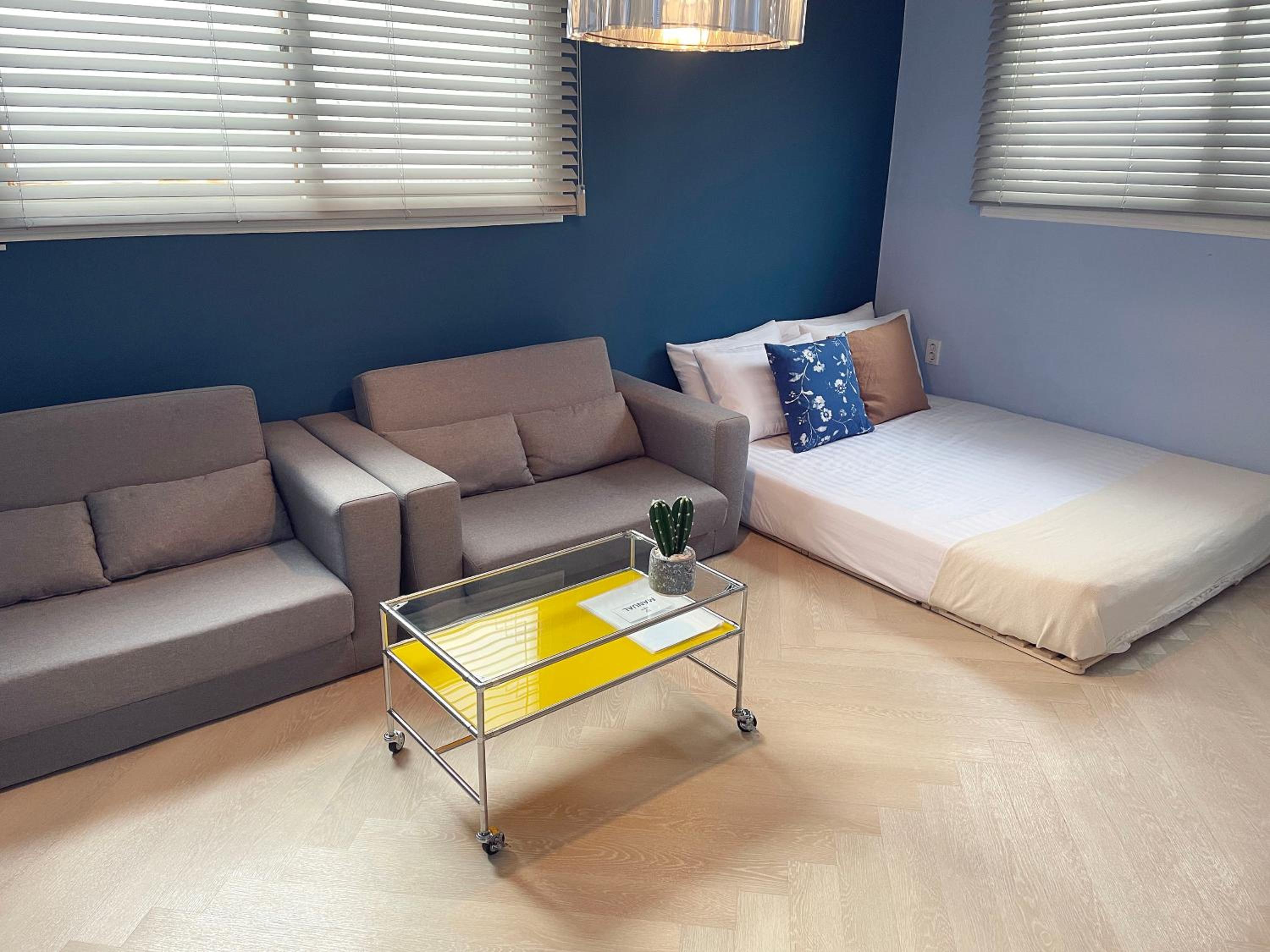 One-Bedroom Apartment - Photo 19