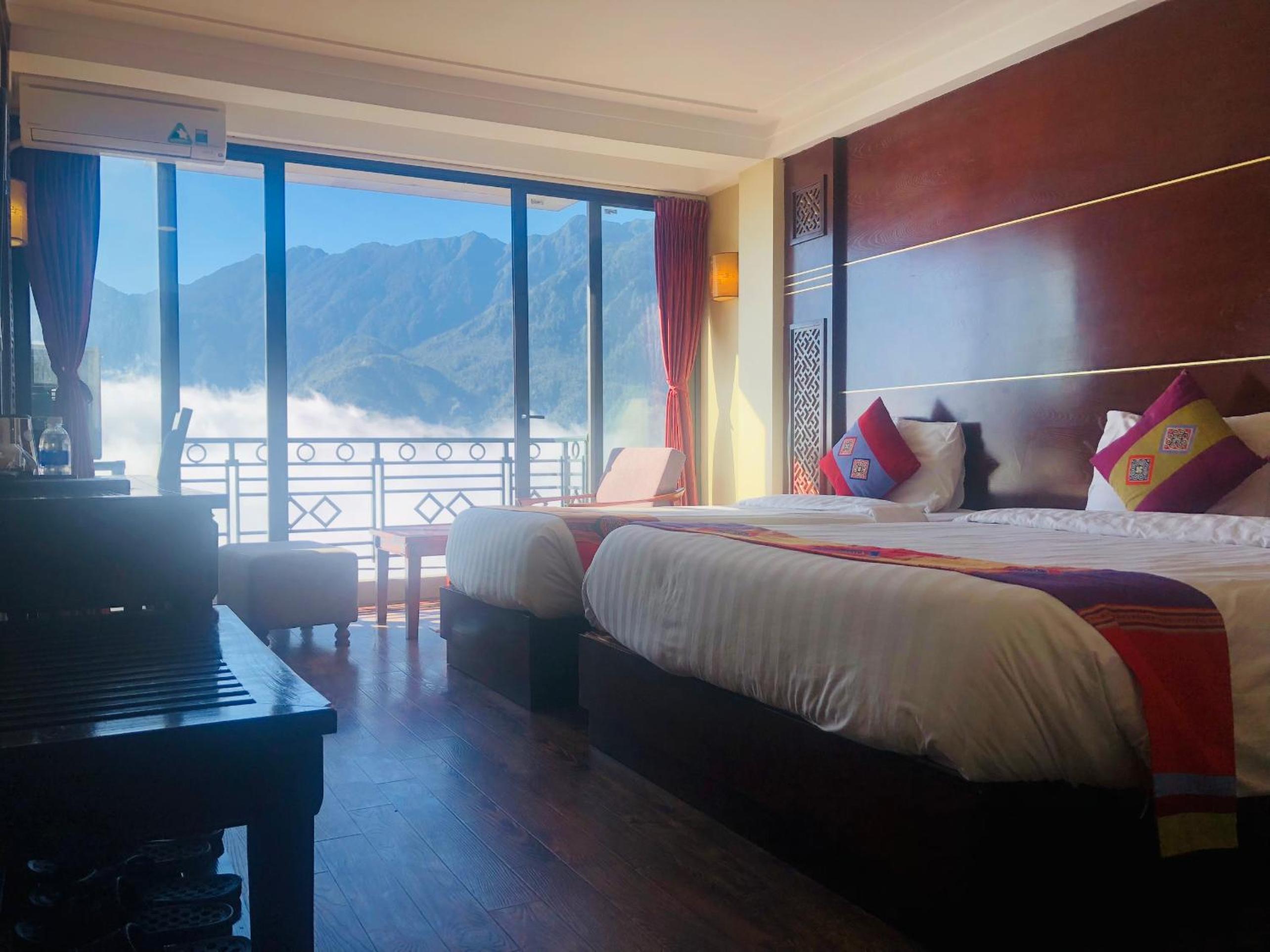 Triple Room with Mountain View
