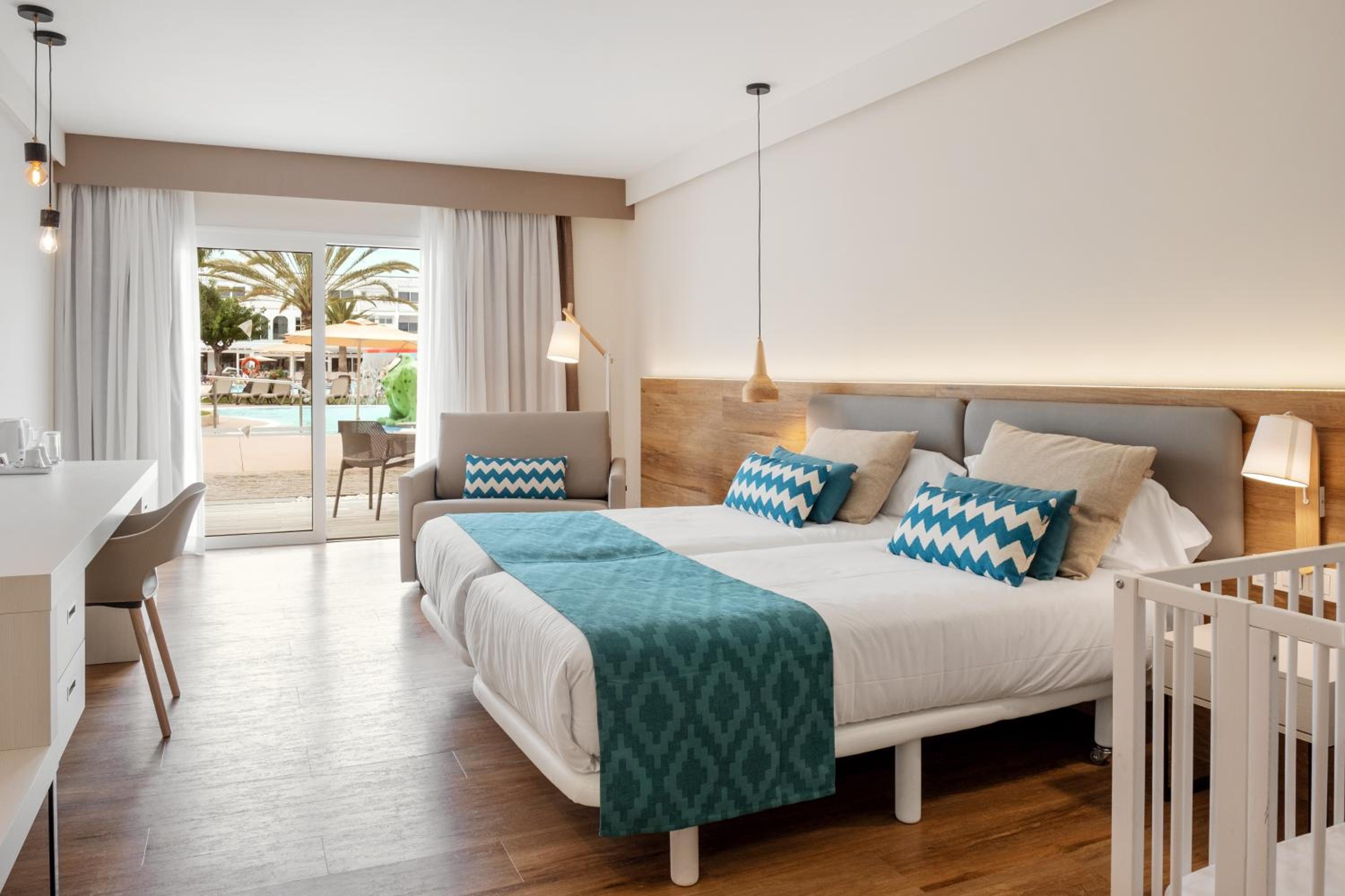Suite Junior Superior (2 Adultos)