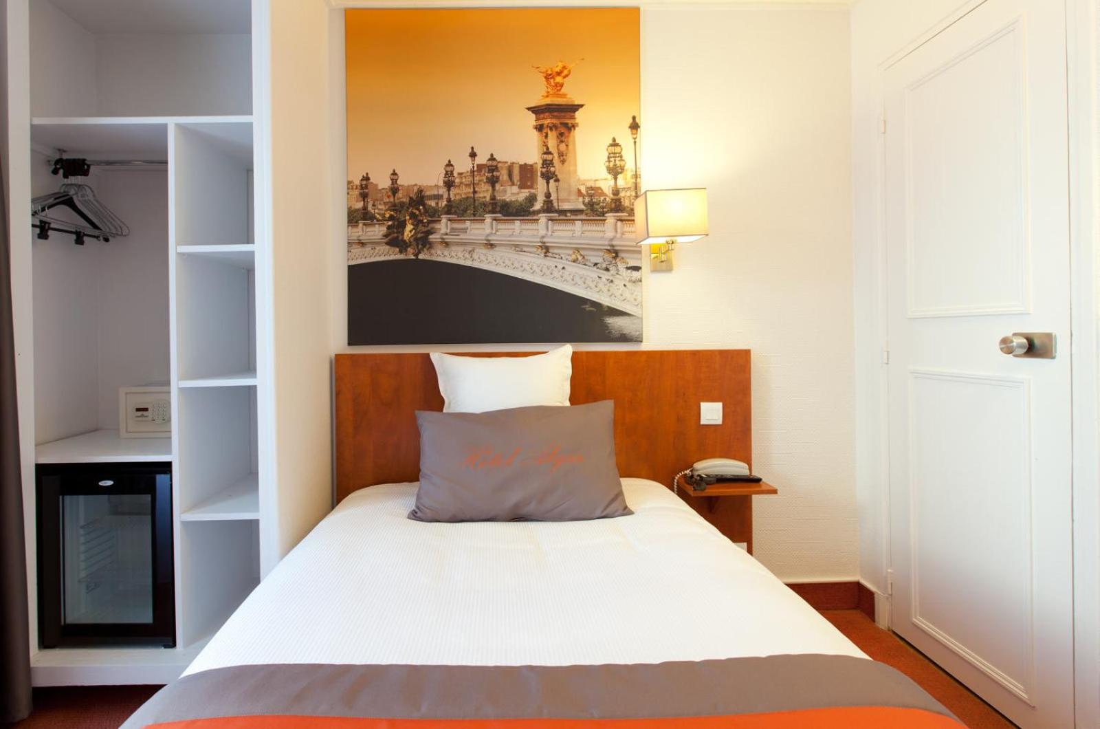 Single Room photo 3