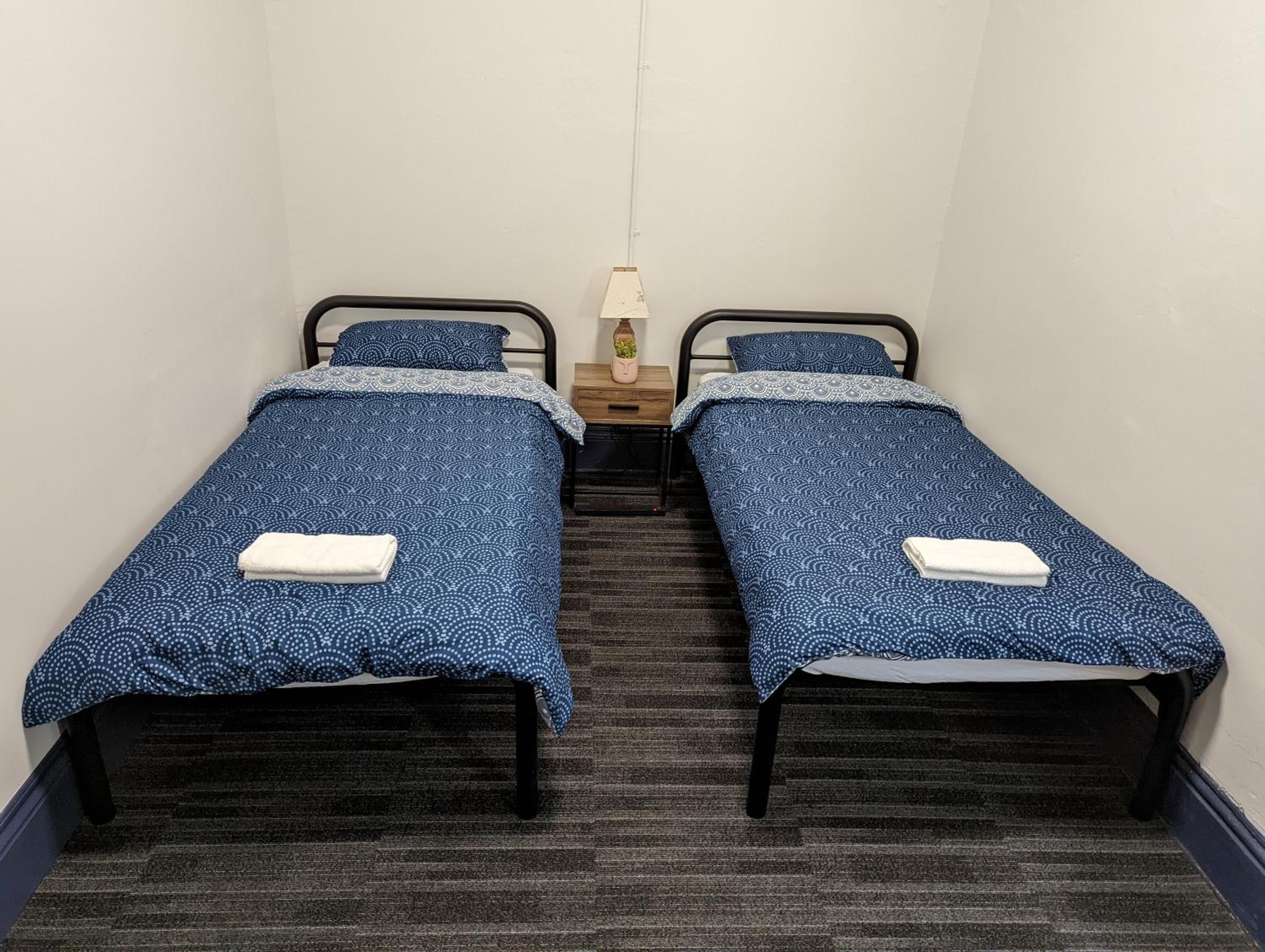 Standard Twin Room - Photo 5