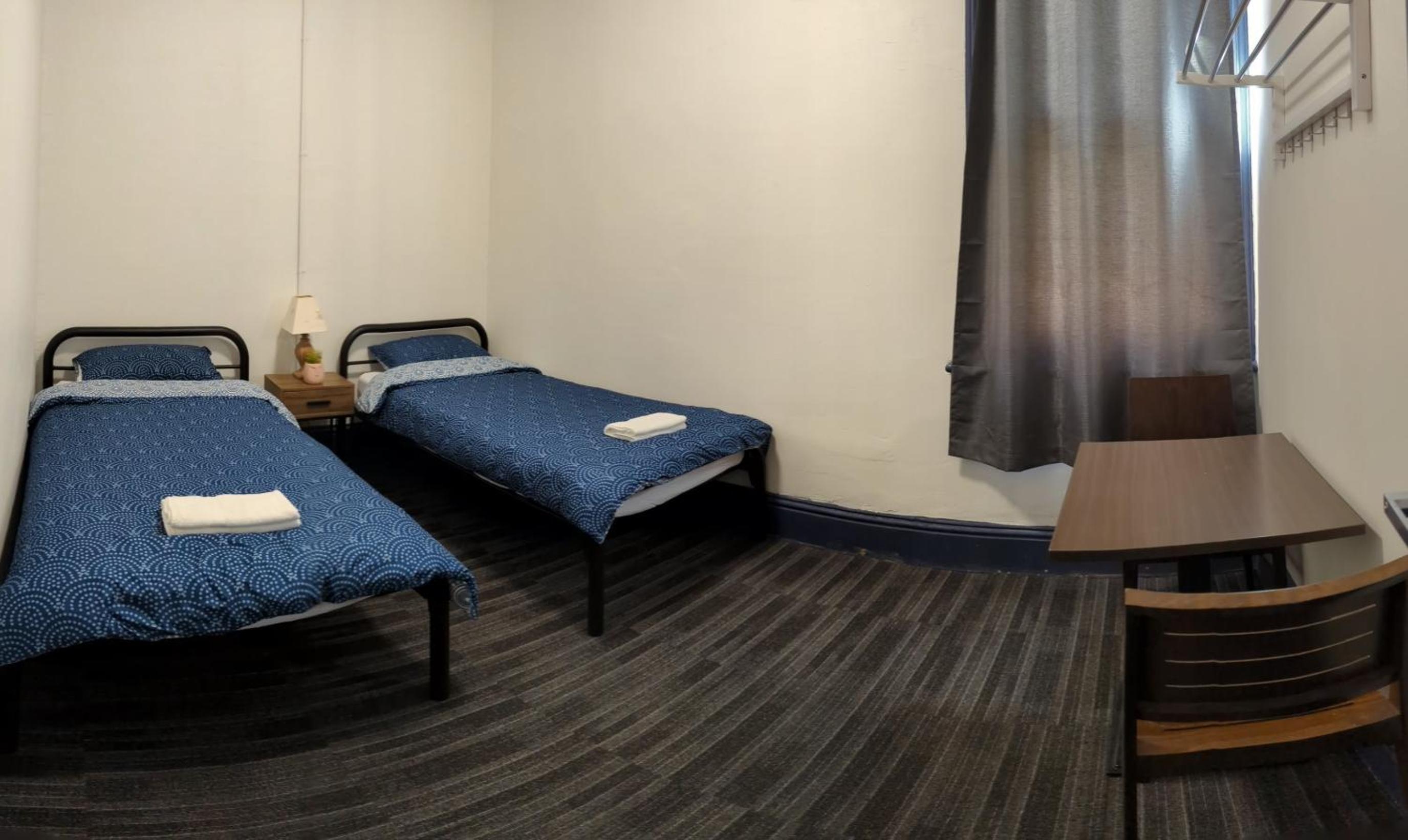 Standard Twin Room - Photo 2