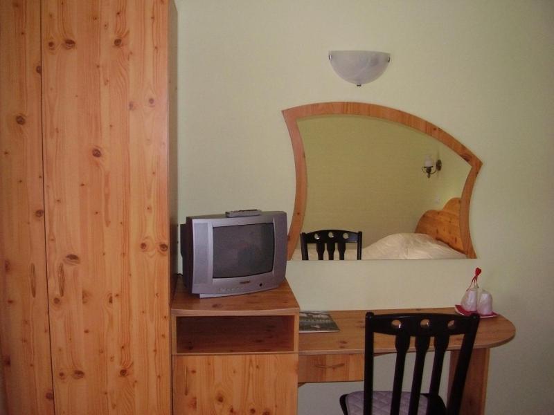 Standard Double Room - Photo 10