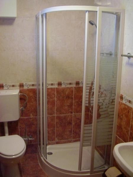 Standard Double Room - Photo 11