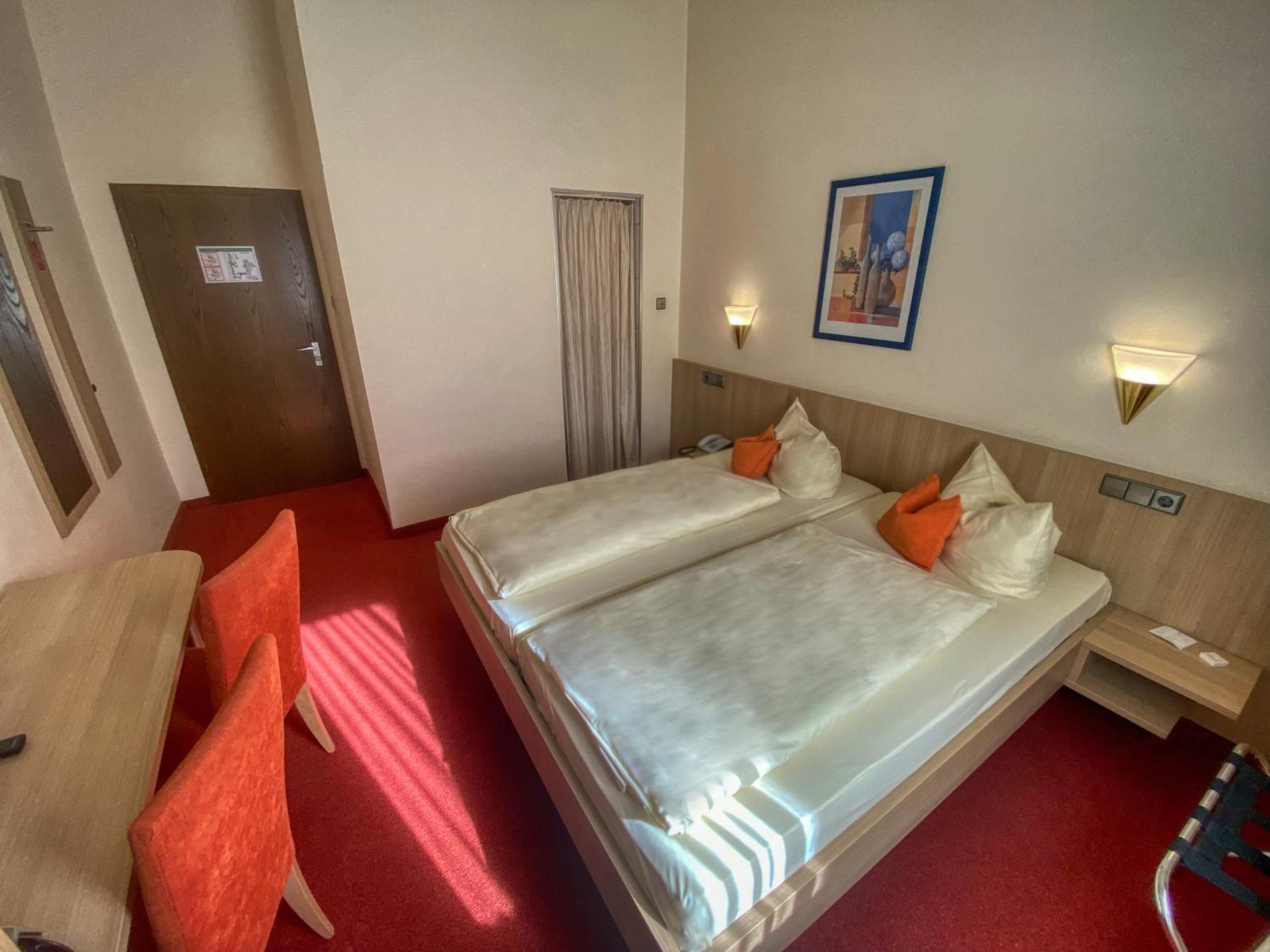 Economy Double Room - Photo 1