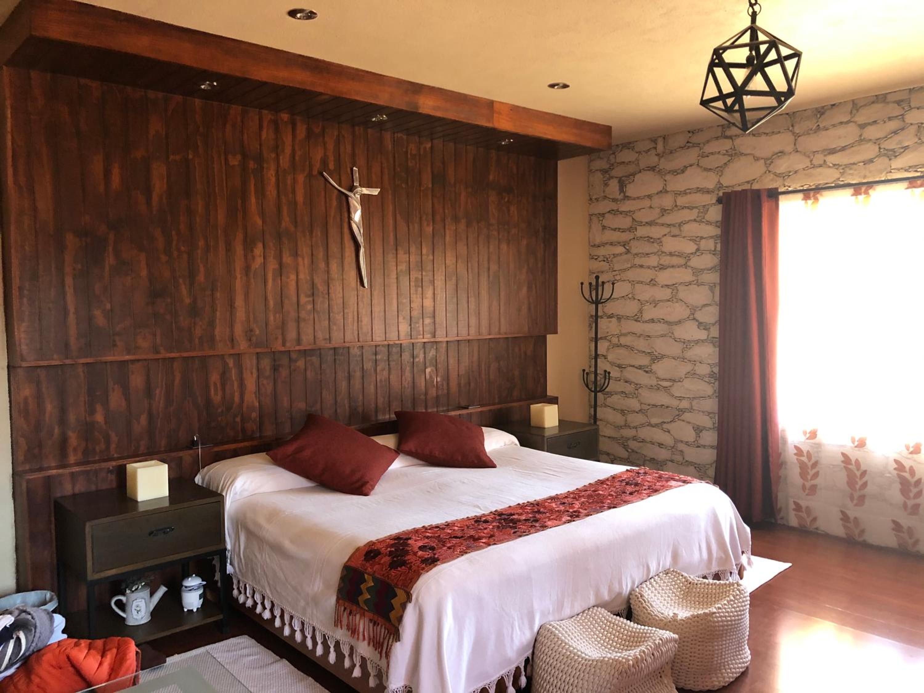 Seven-Bedroom House - Photo 25