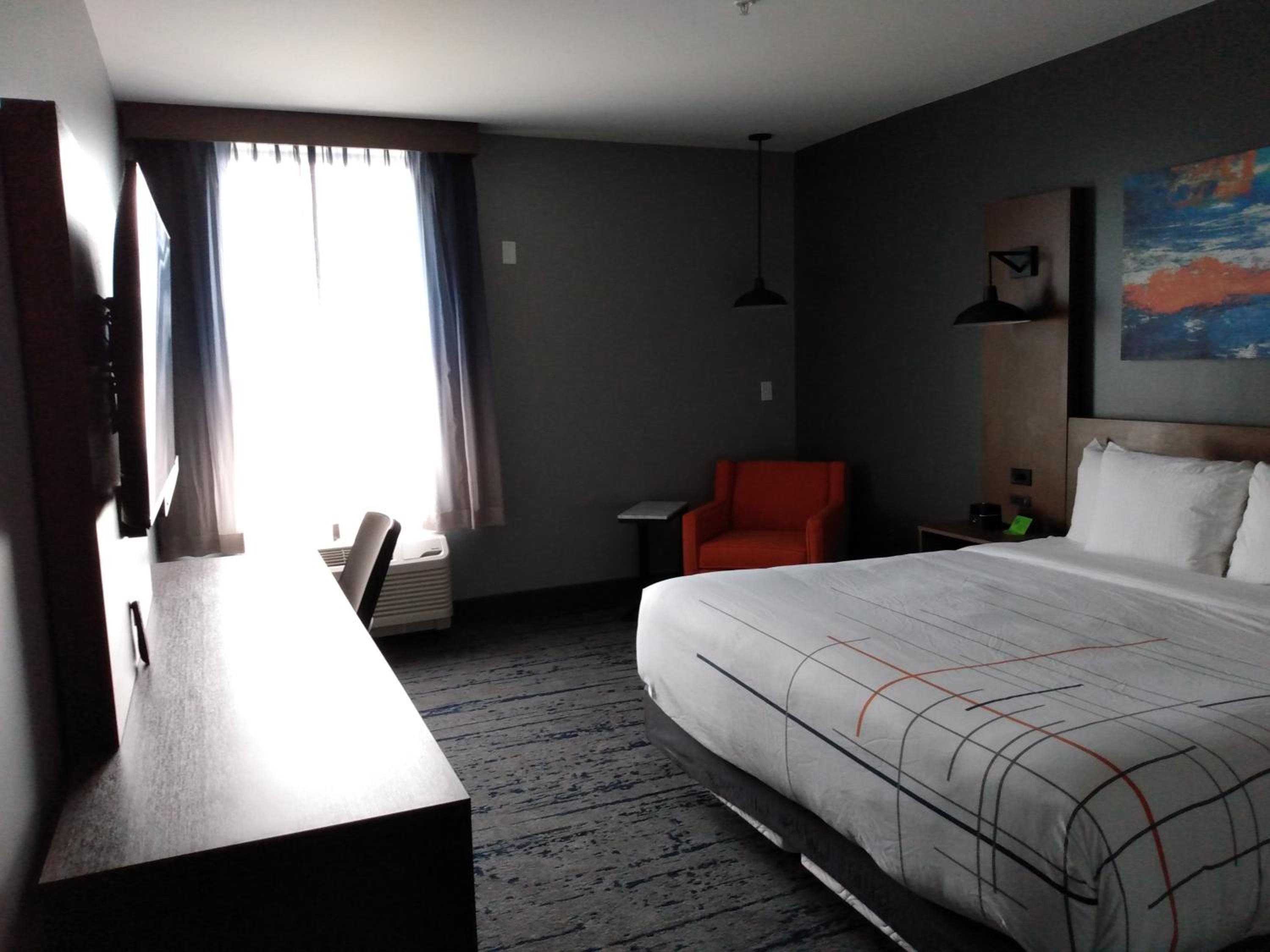 King Room - Non-Smoking - Photo 1