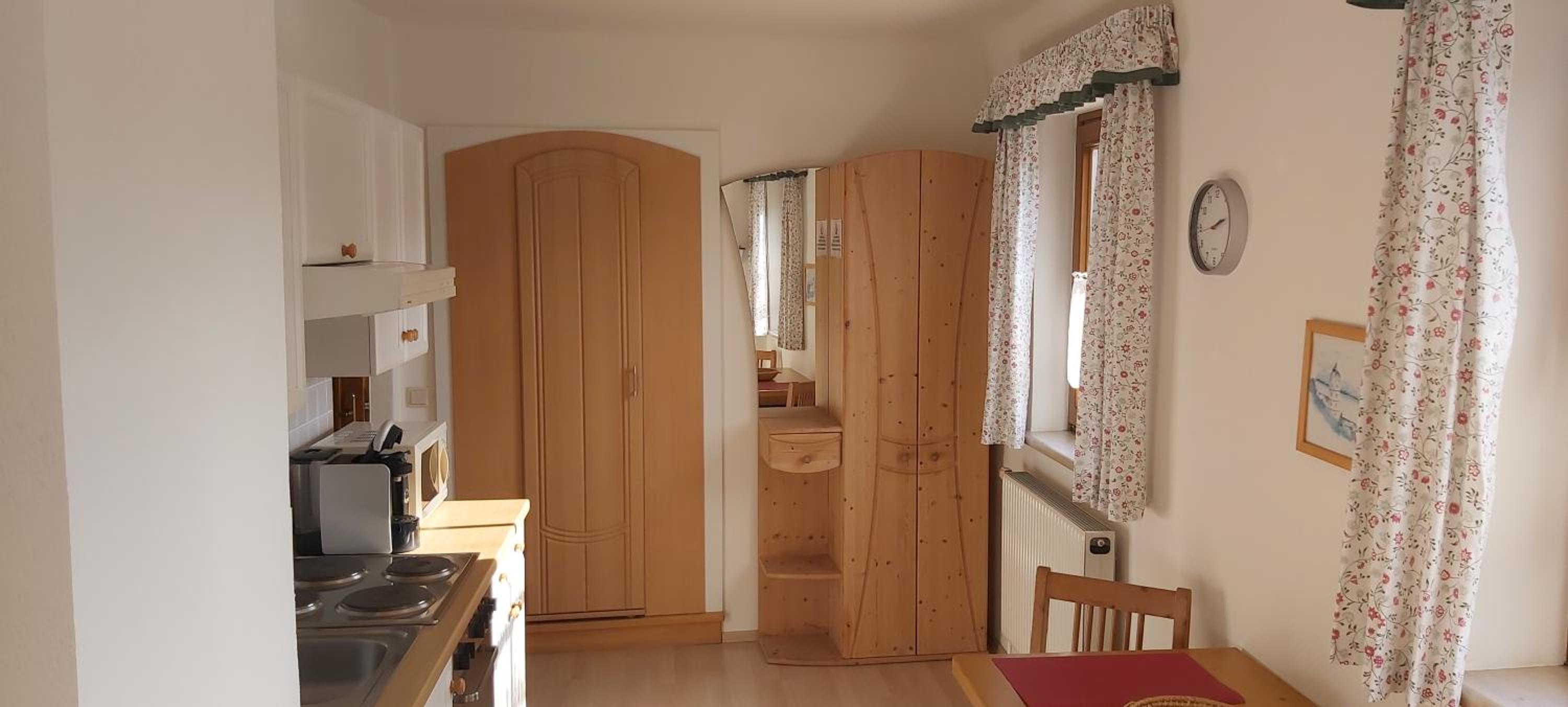 One-Bedroom Apartment - Photo 4