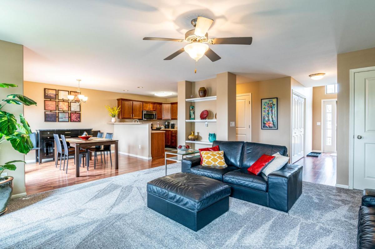 Three-Bedroom House photo 1