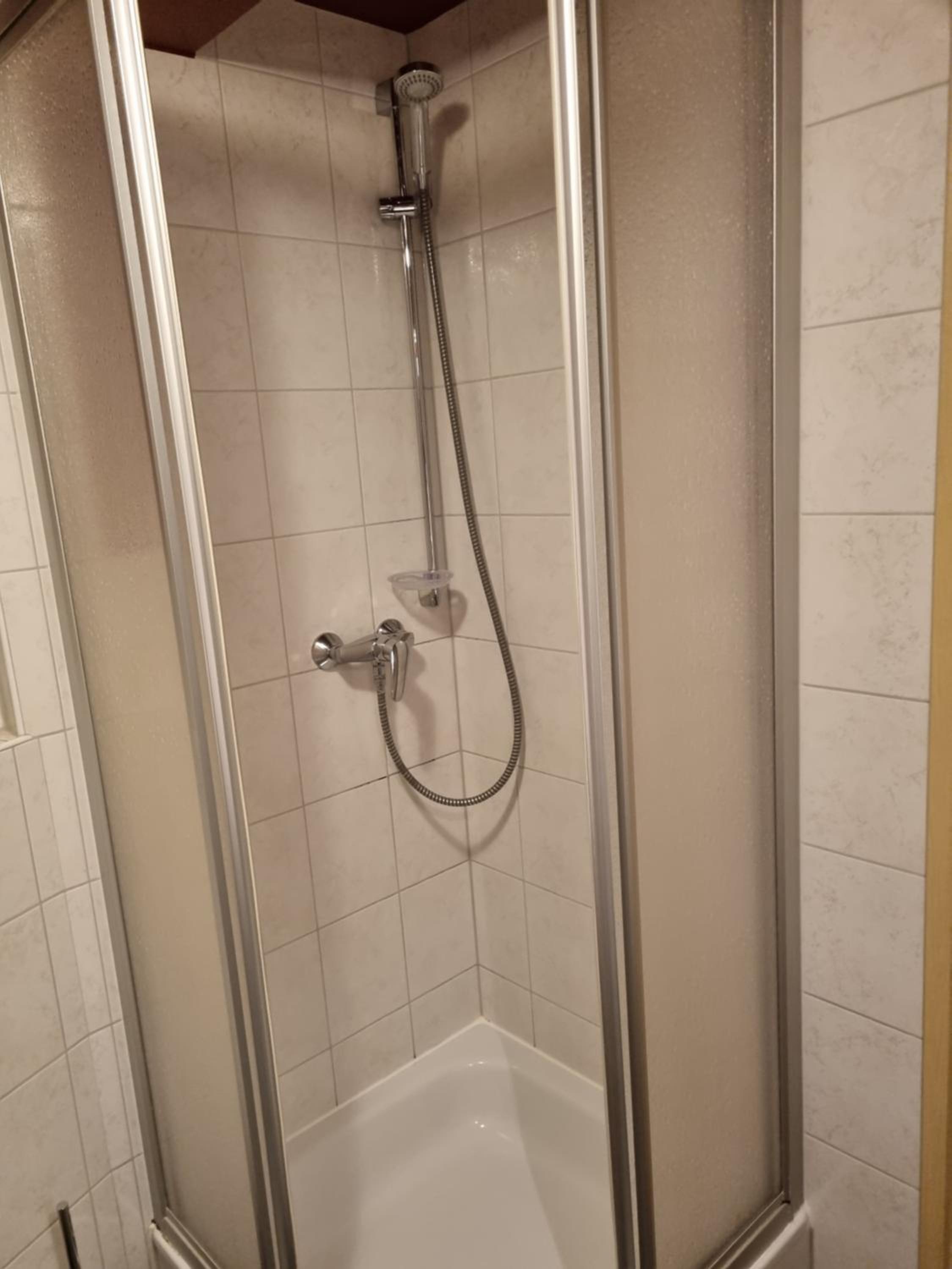 Apartment with Shower - Photo 3