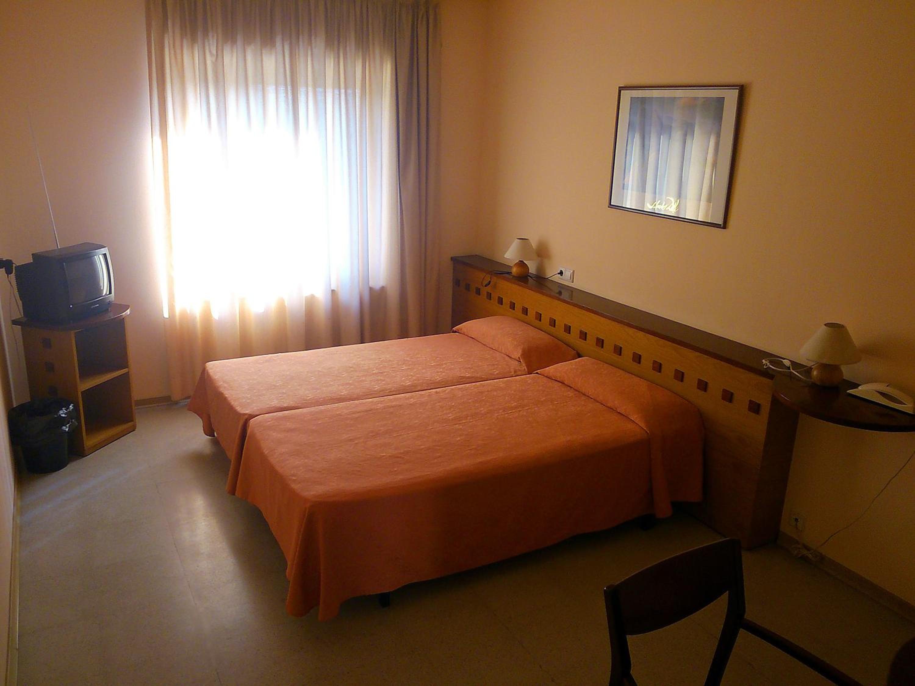 Twin Room - Photo 1