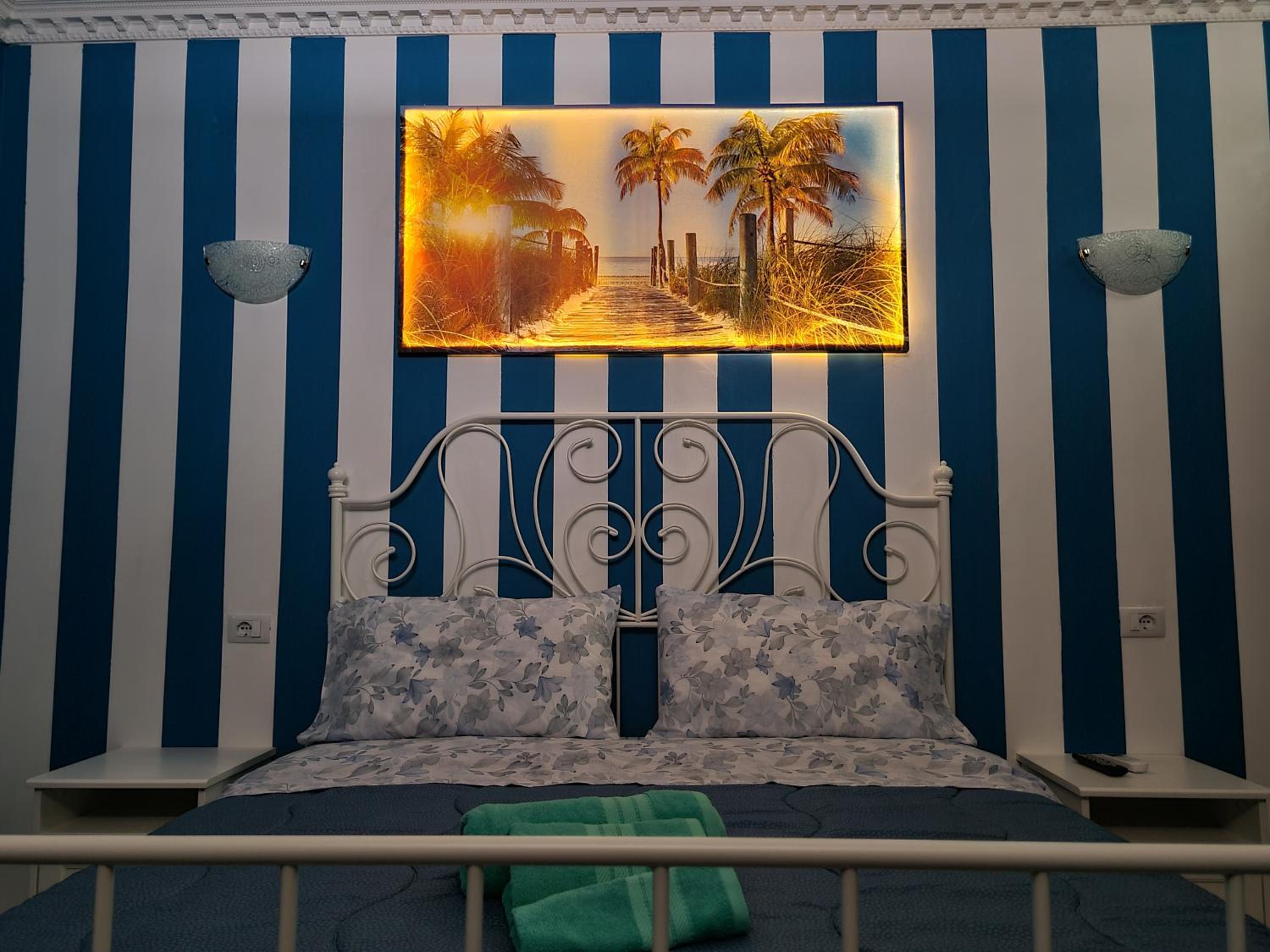 Deluxe Queen Room - Photo 5