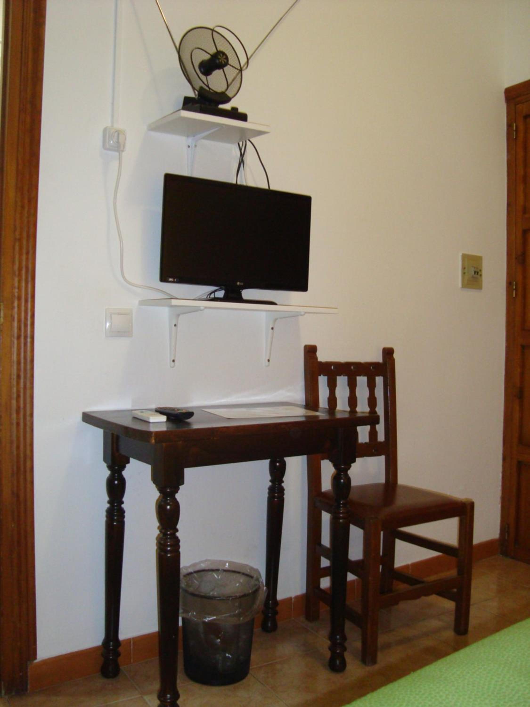 Single Room photo 2
