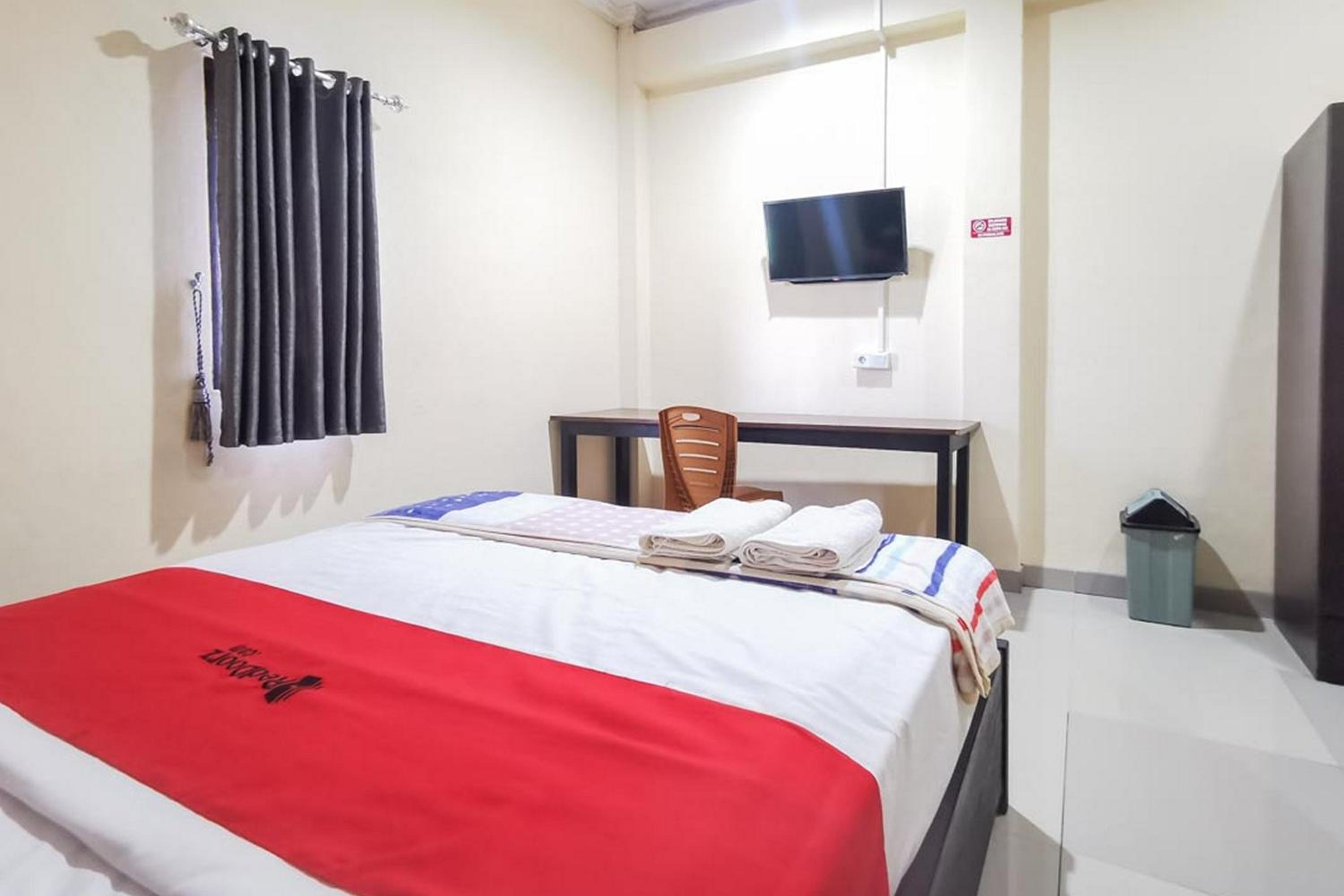 Budget Double Room photo 3