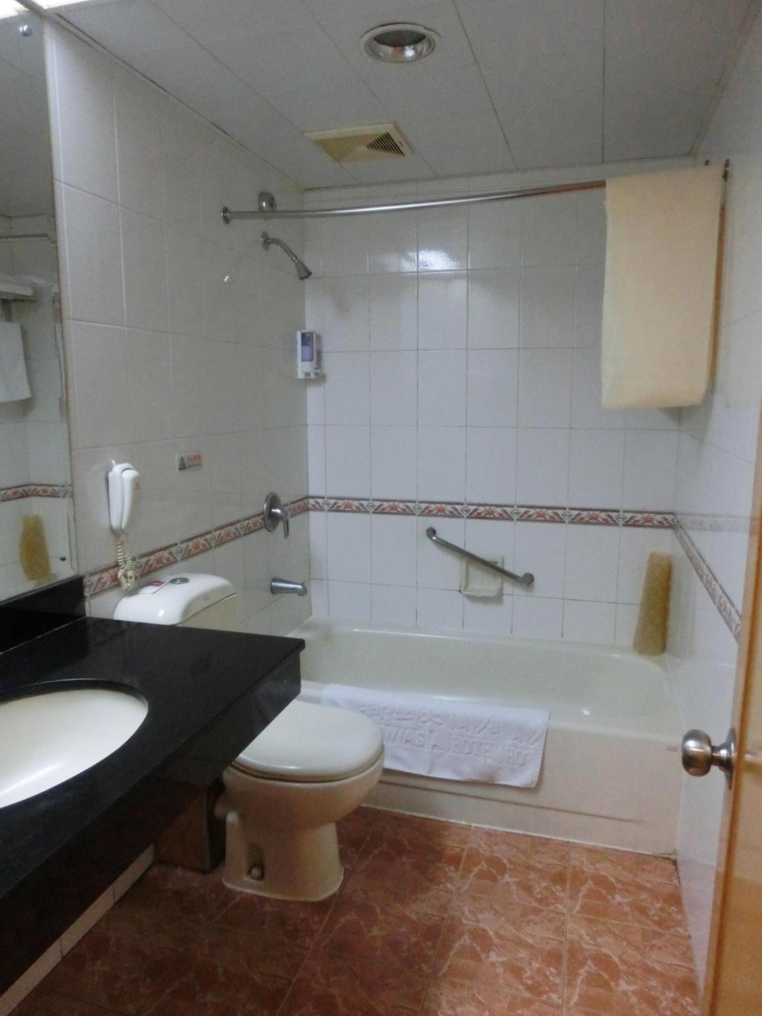 Deluxe Twin Room photo 3
