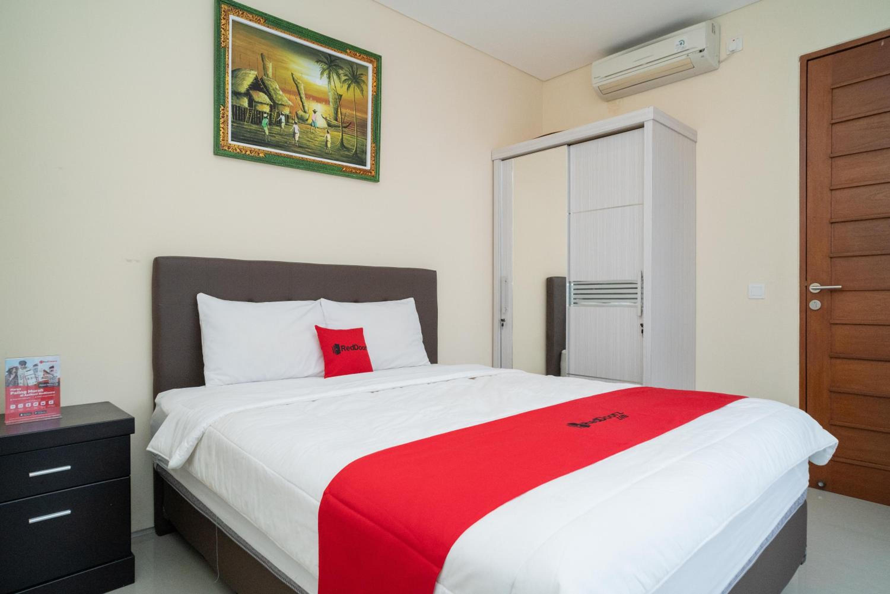 Deluxe Room - Photo 2