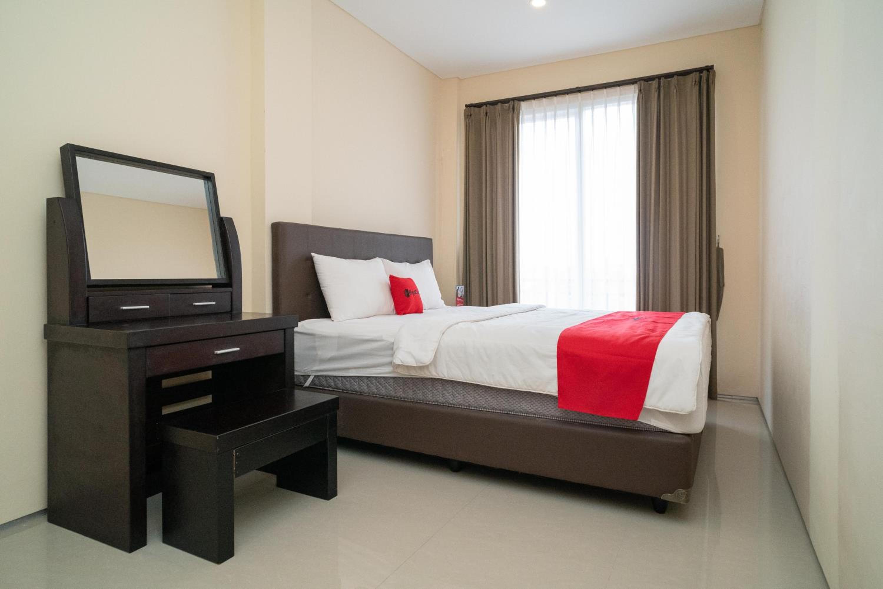 Deluxe Room - Photo 3