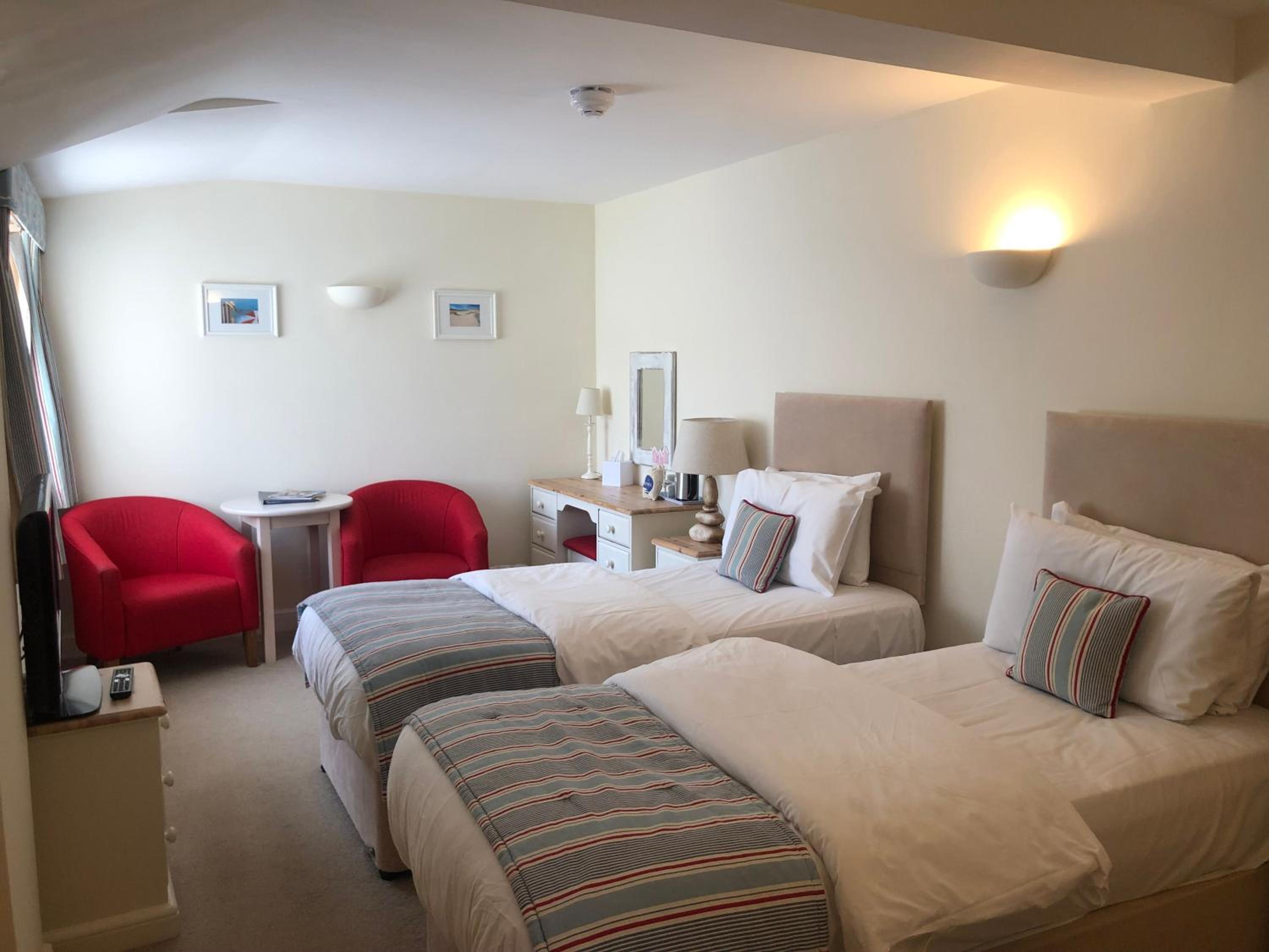 Standard Double or Twin Room photo 1