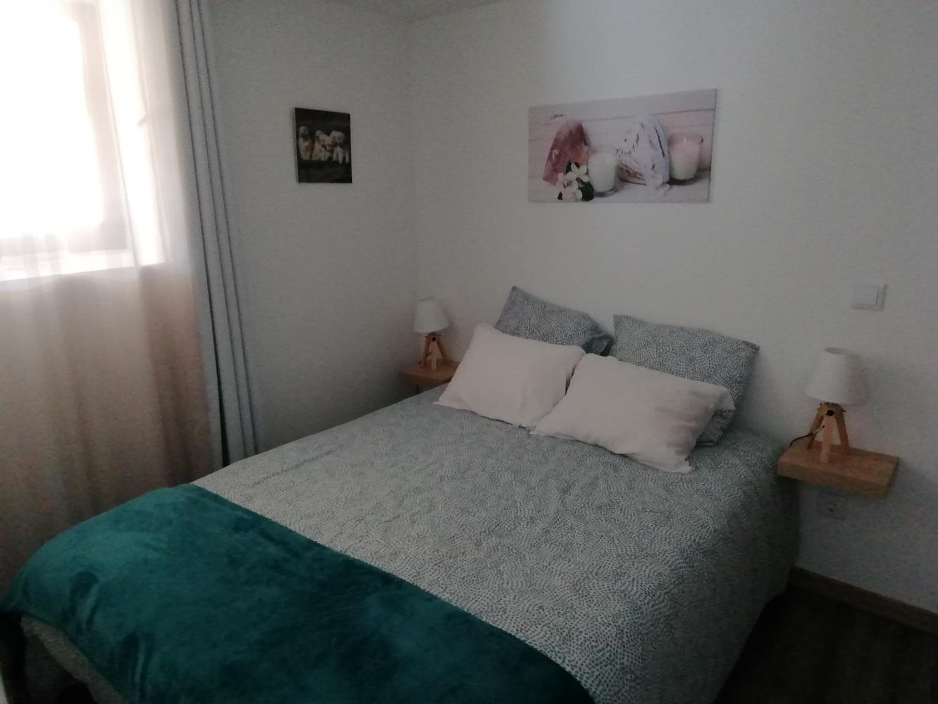 One-Bedroom Apartment - Photo 2