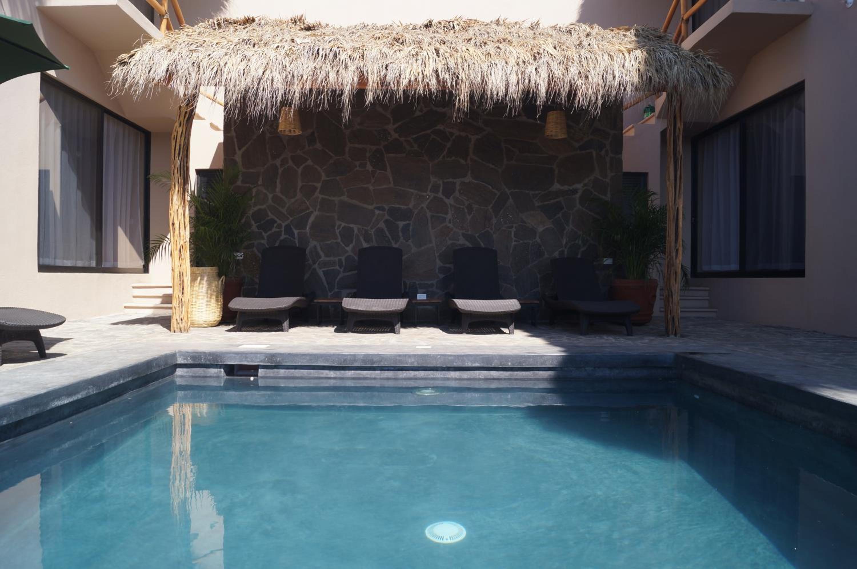 Deluxe Bungalow photo 3