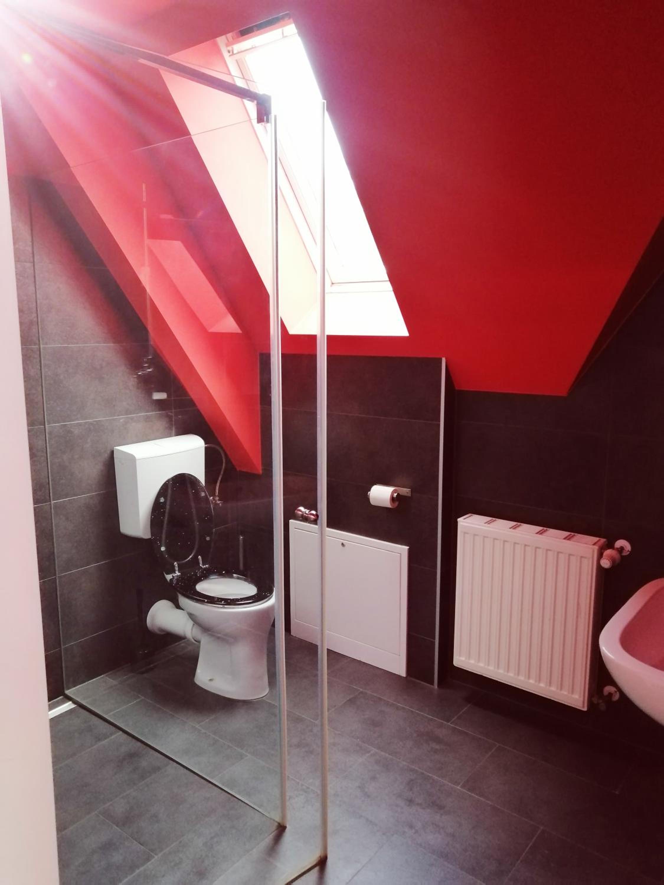 Budget Double Room - Photo 15
