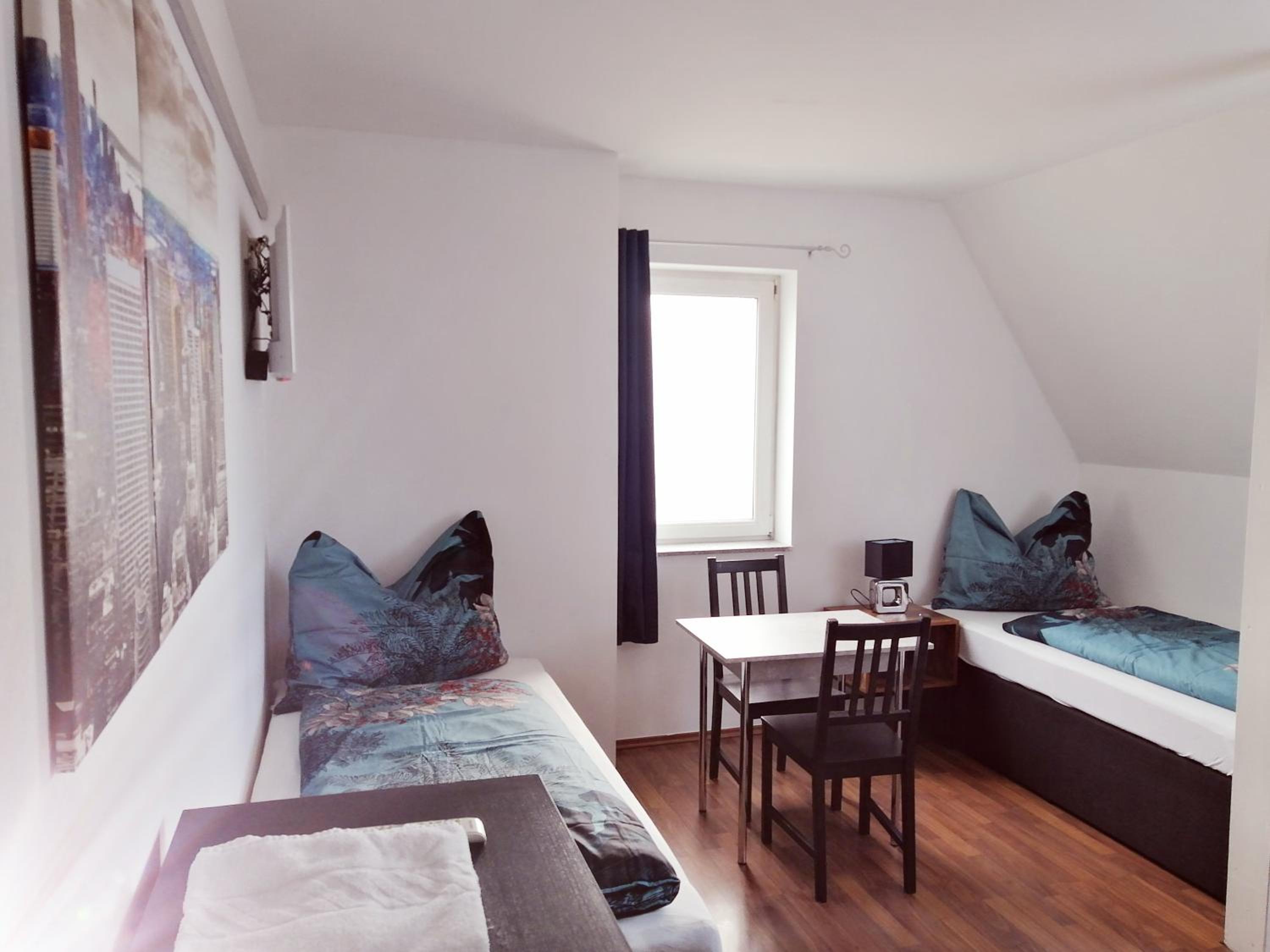 Budget Double Room - Photo 22