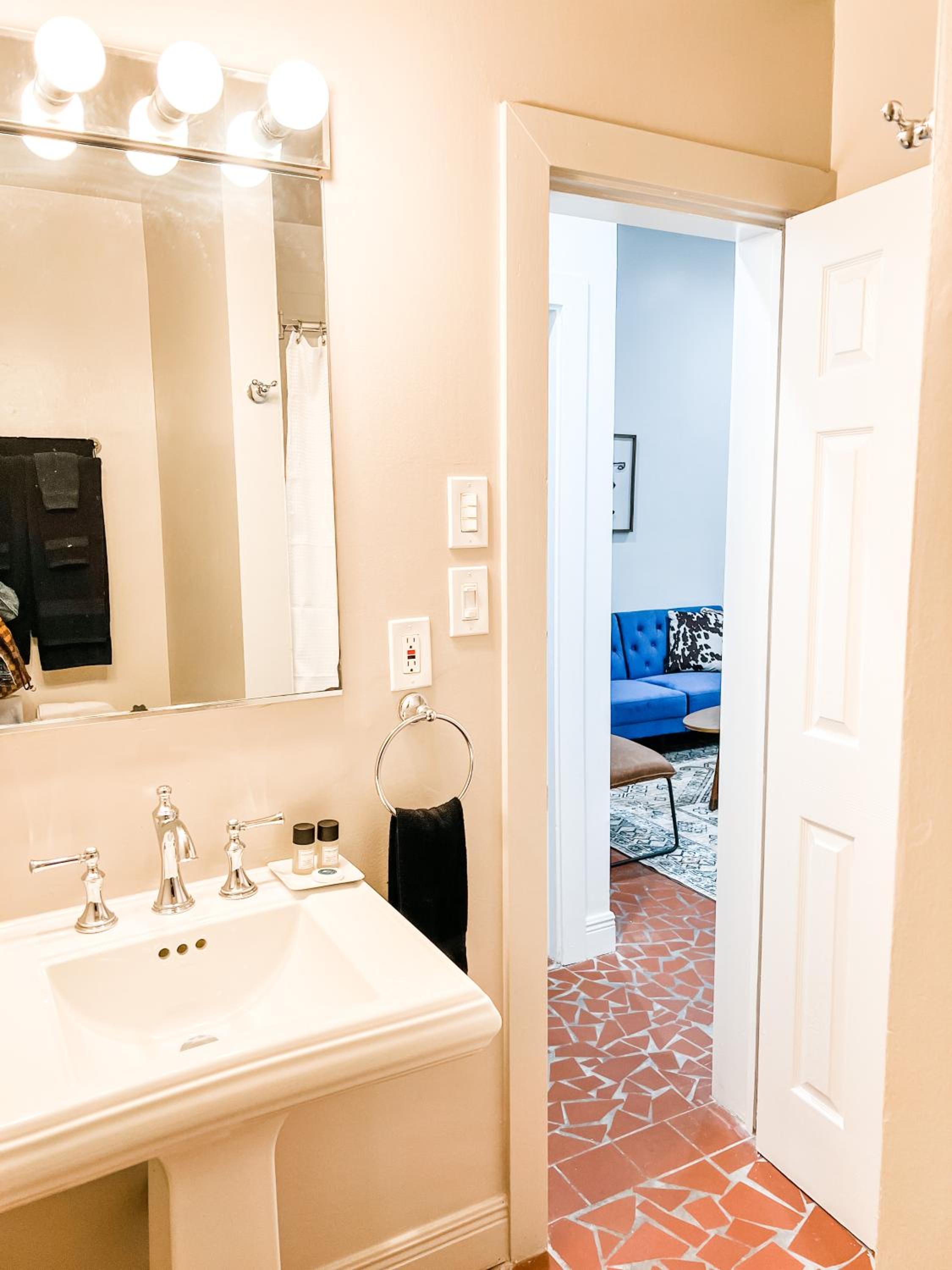 One bedroom Plus Upscale Sofa Bed (1st Floor) - Photo 14
