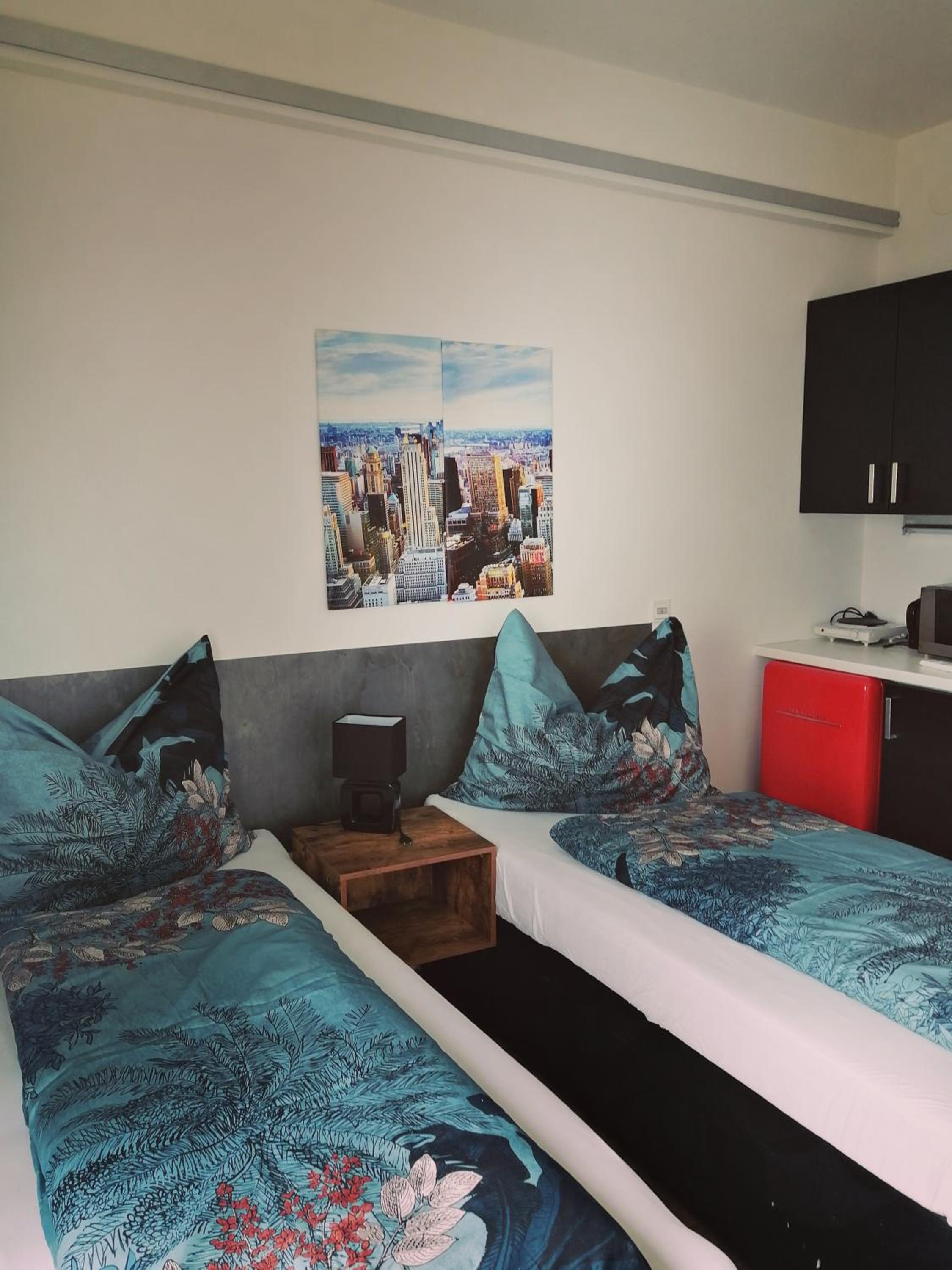 Budget Double Room - Photo 23
