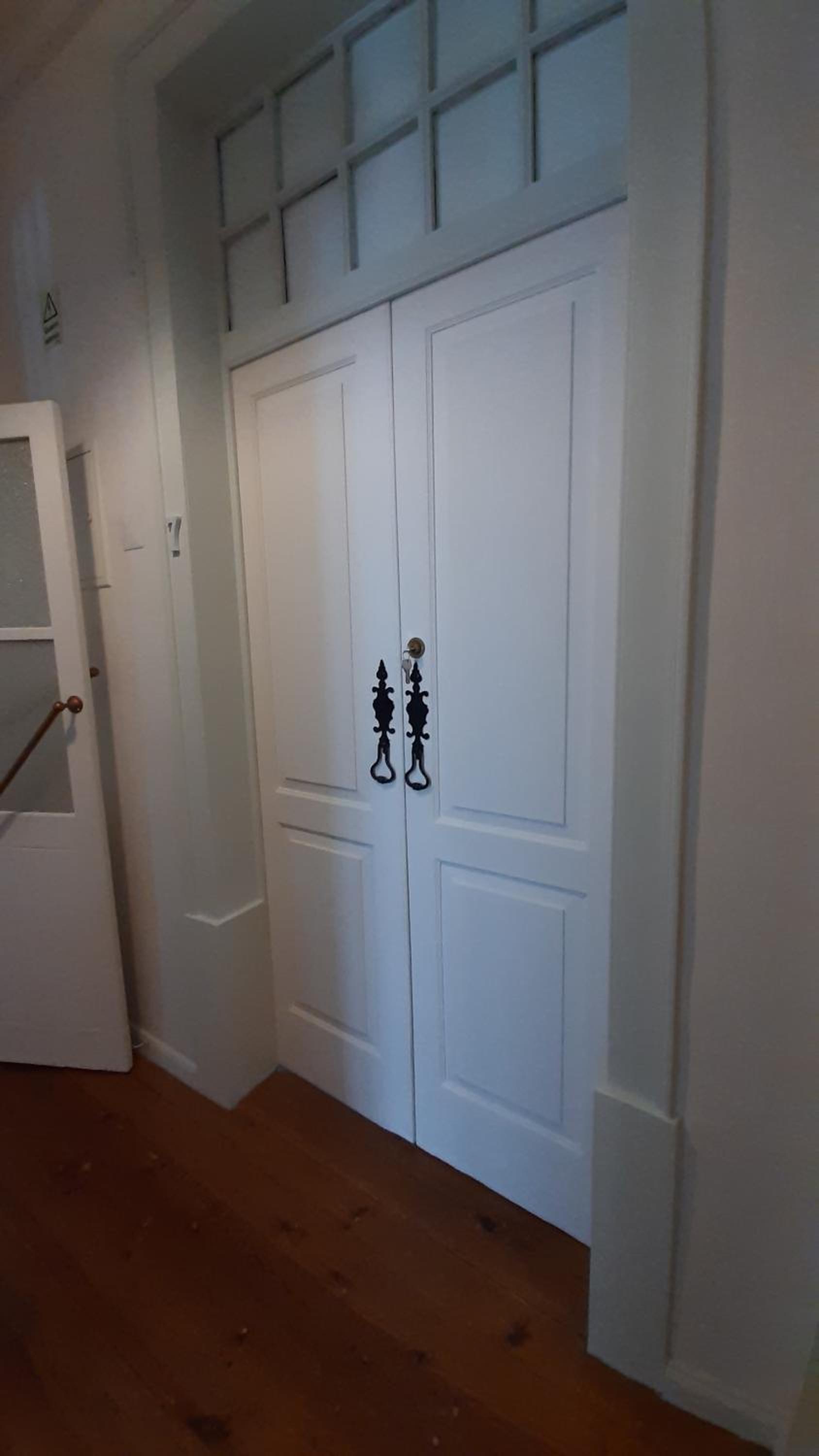 Twin Room with Private Bathroom - Photo 11